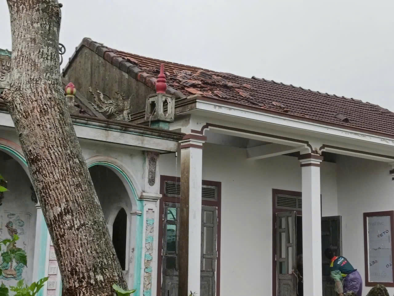 H&agrave; Tĩnh: Nhiều tuyến quốc lộ bị ngập, lốc xo&aacute;y g&acirc;y thiệt hại nh&agrave; d&acirc;n v&agrave; doanh nghiệp- Ảnh 3.