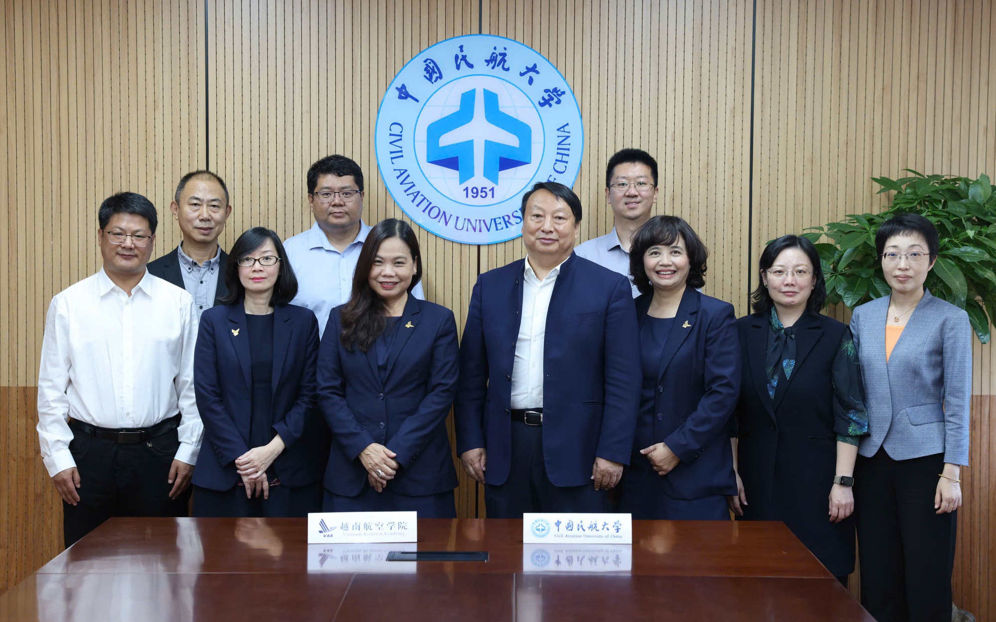 Học viện H&agrave;ng kh&ocirc;ng Việt Nam hợp t&aacute;c chiến lược với Đại học H&agrave;ng kh&ocirc;ng d&acirc;n dụng Trung Quốc