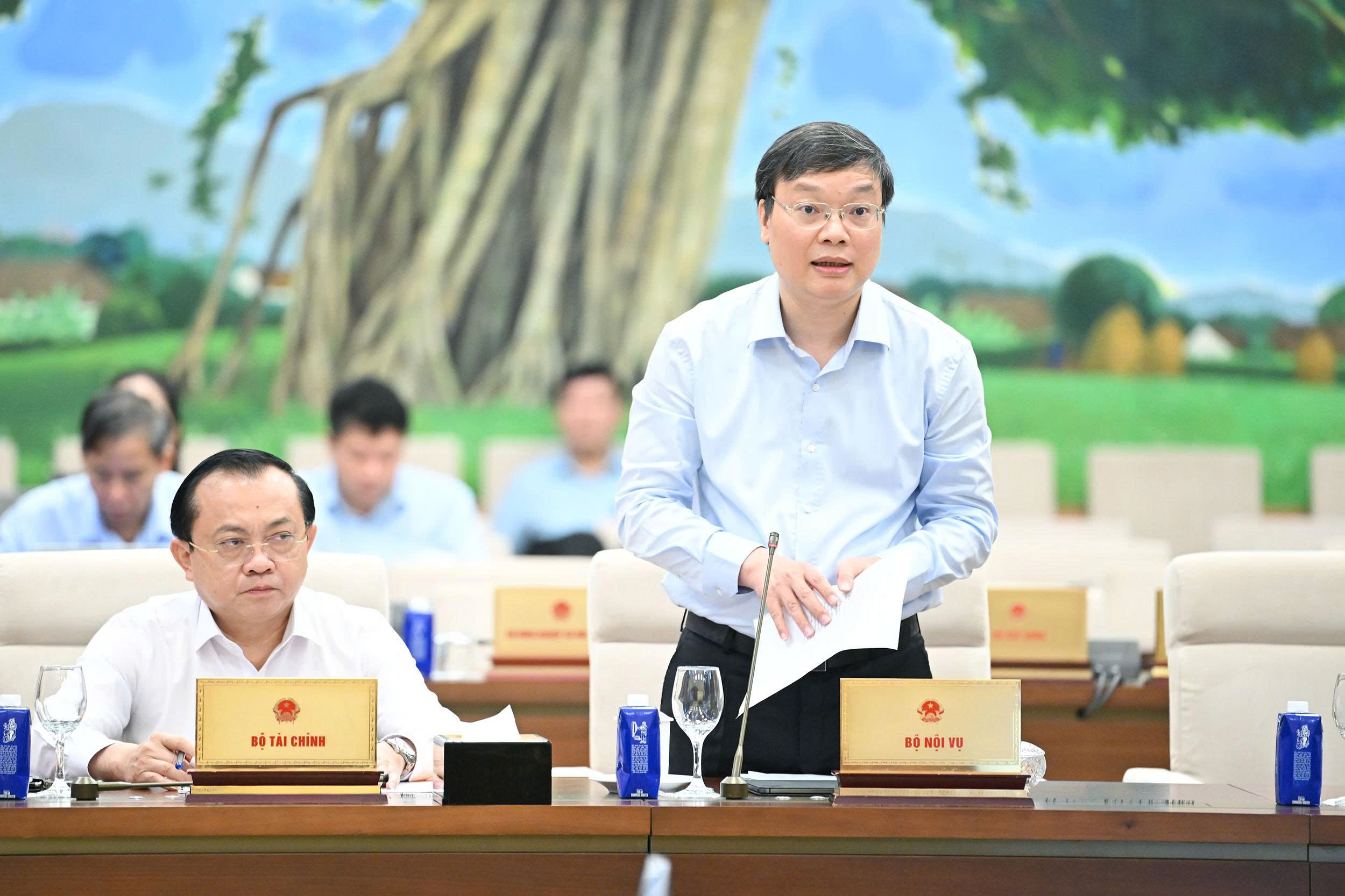 Cần cơ chế đ&aacute;nh gi&aacute; vi&ecirc;n chức, kh&ocirc;ng thể tuyển v&agrave;o l&agrave; ở trong bộ m&aacute;y suốt đời- Ảnh 1.