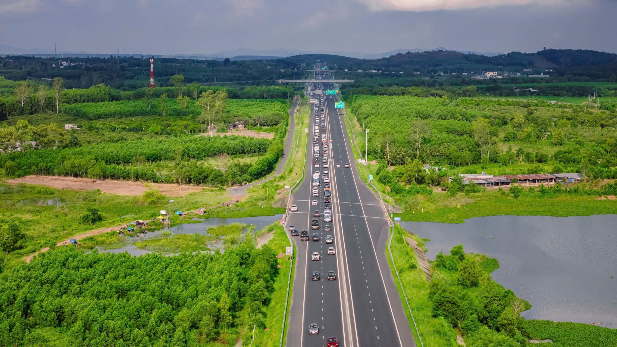 Đồng Nai: S&acirc;n bay Long Th&agrave;nh v&agrave; h&agrave;nh lang s&ocirc;ng l&agrave; động lực tăng trưởng mới- Ảnh 10.