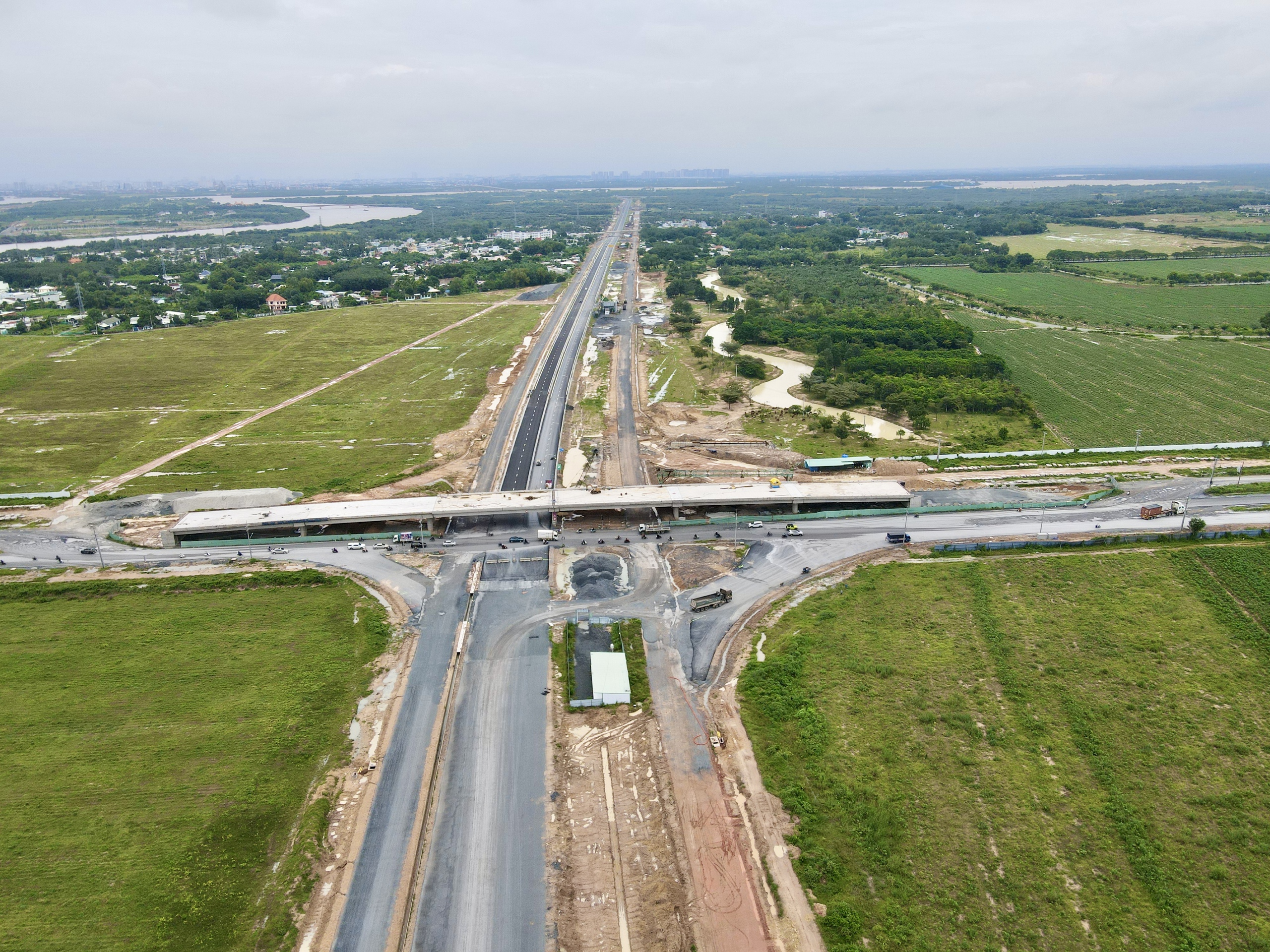Đồng Nai: Vượt chỉ tiêu xóa nhà tạm, nhà ở xã hội và hạ tầng giao thông- Ảnh 5. Đồng Nai: Vượt chỉ tiêu xóa nhà tạm, nhà ở xã hội và hạ tầng giao thông- Ảnh 5.