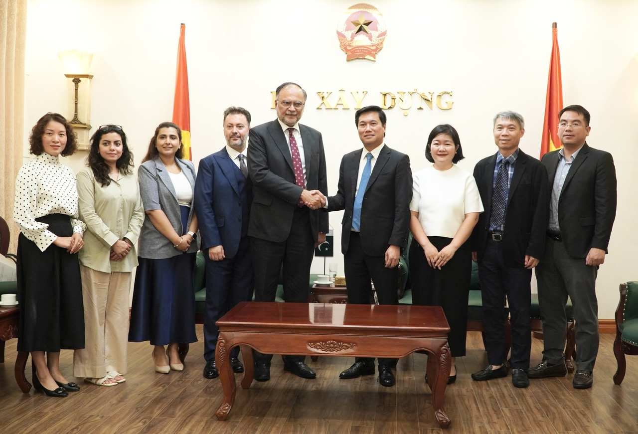 Việt Nam v&agrave; Pakistan mở rộng hợp t&aacute;c trong ph&aacute;t triển hạ tầng v&agrave; nh&agrave; ở x&atilde; hội- Ảnh 2.