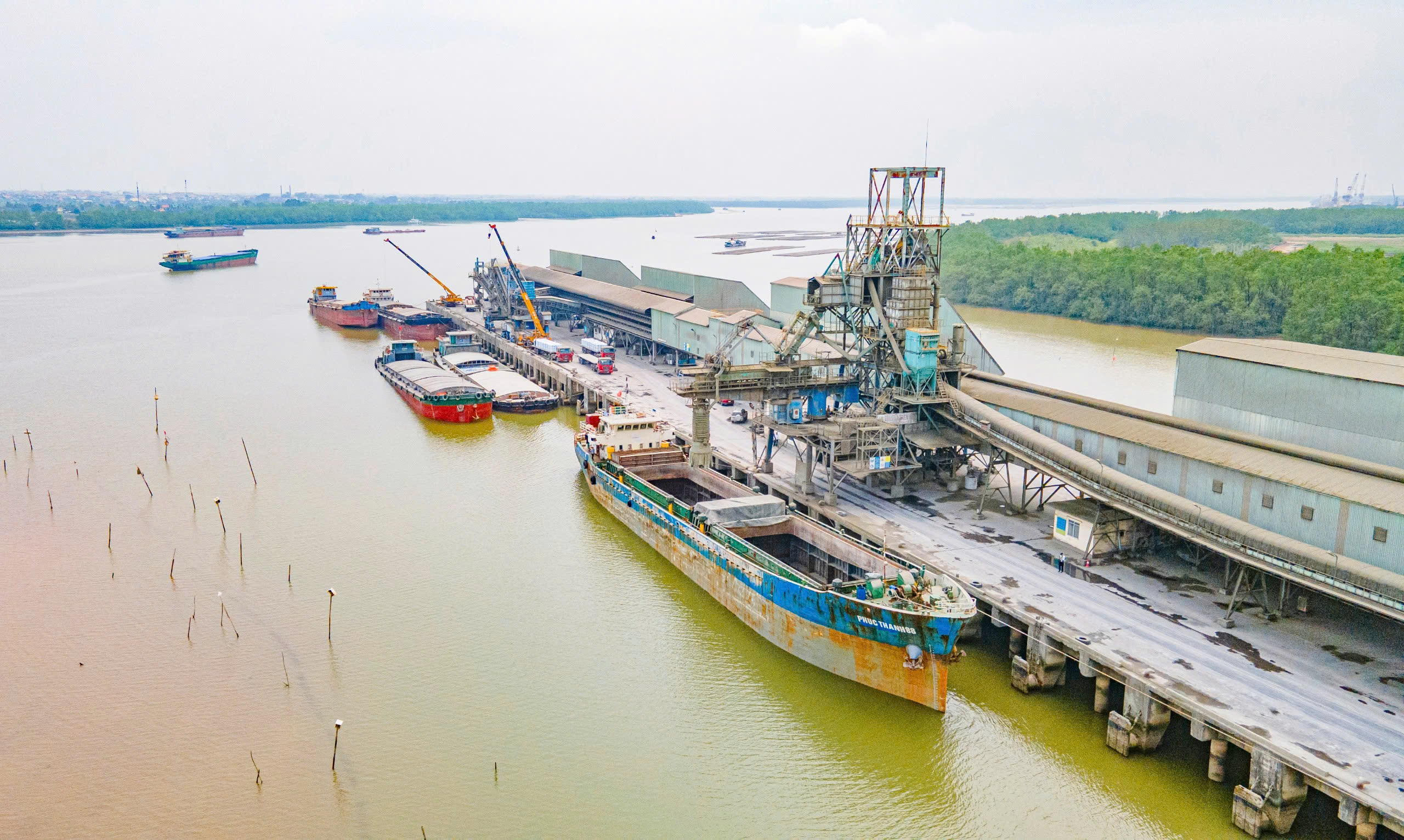 Siết quản l&yacute; an to&agrave;n tại hơn 6.200 bến thủy nội địa tr&ecirc;n cả nước- Ảnh 1.