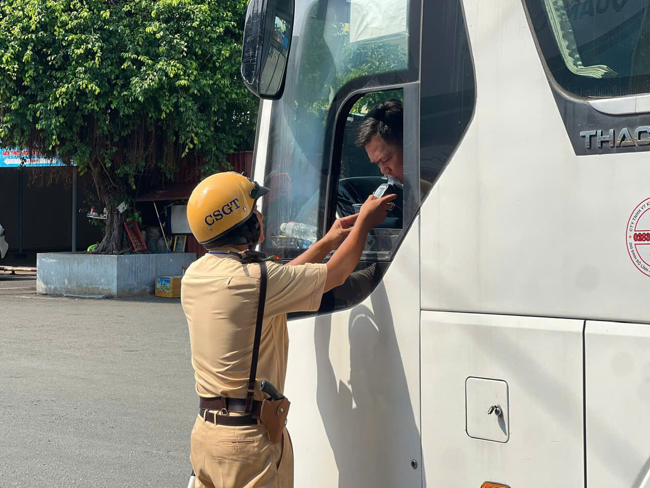 Hơn 9.500 trường hợp vi phạm giao th&ocirc;ng trong 4 ng&agrave;y nghỉ lễ ở TP.HCM- Ảnh 2.