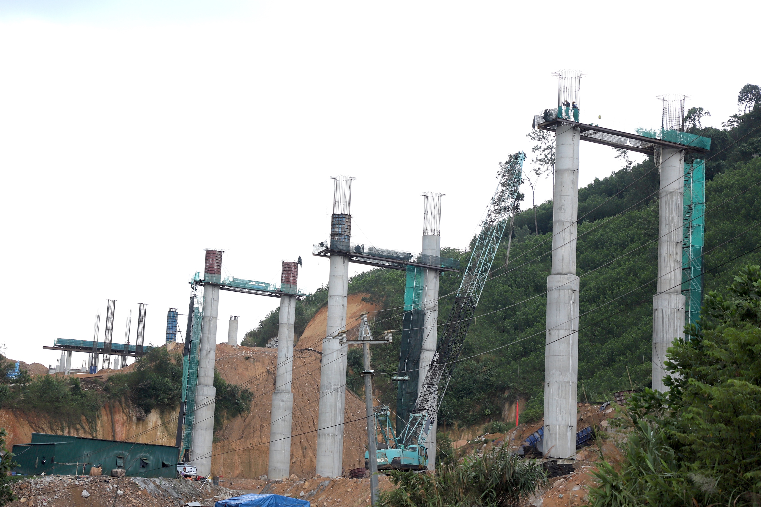 Những nhịp cầu đầu ti&ecirc;n nối mạch cao tốc Kh&aacute;nh H&ograve;a - Bu&ocirc;n Ma Thuột- Ảnh 2.