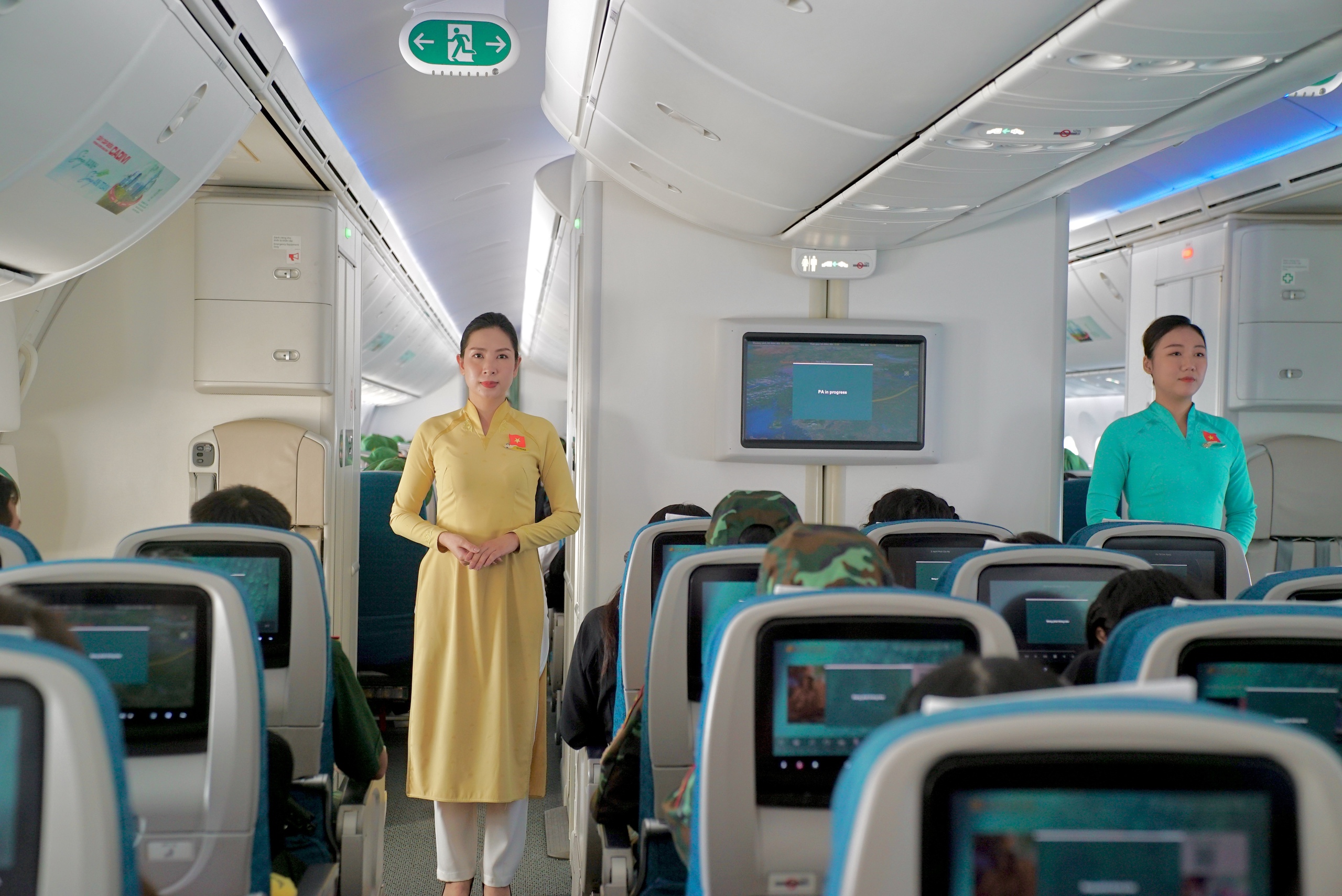 Chuyến bay đặc biệt đưa hơn 360 chiến sĩ ho&agrave;n th&agrave;nh nhiệm vụ A80 về TP.HCM- Ảnh 8.