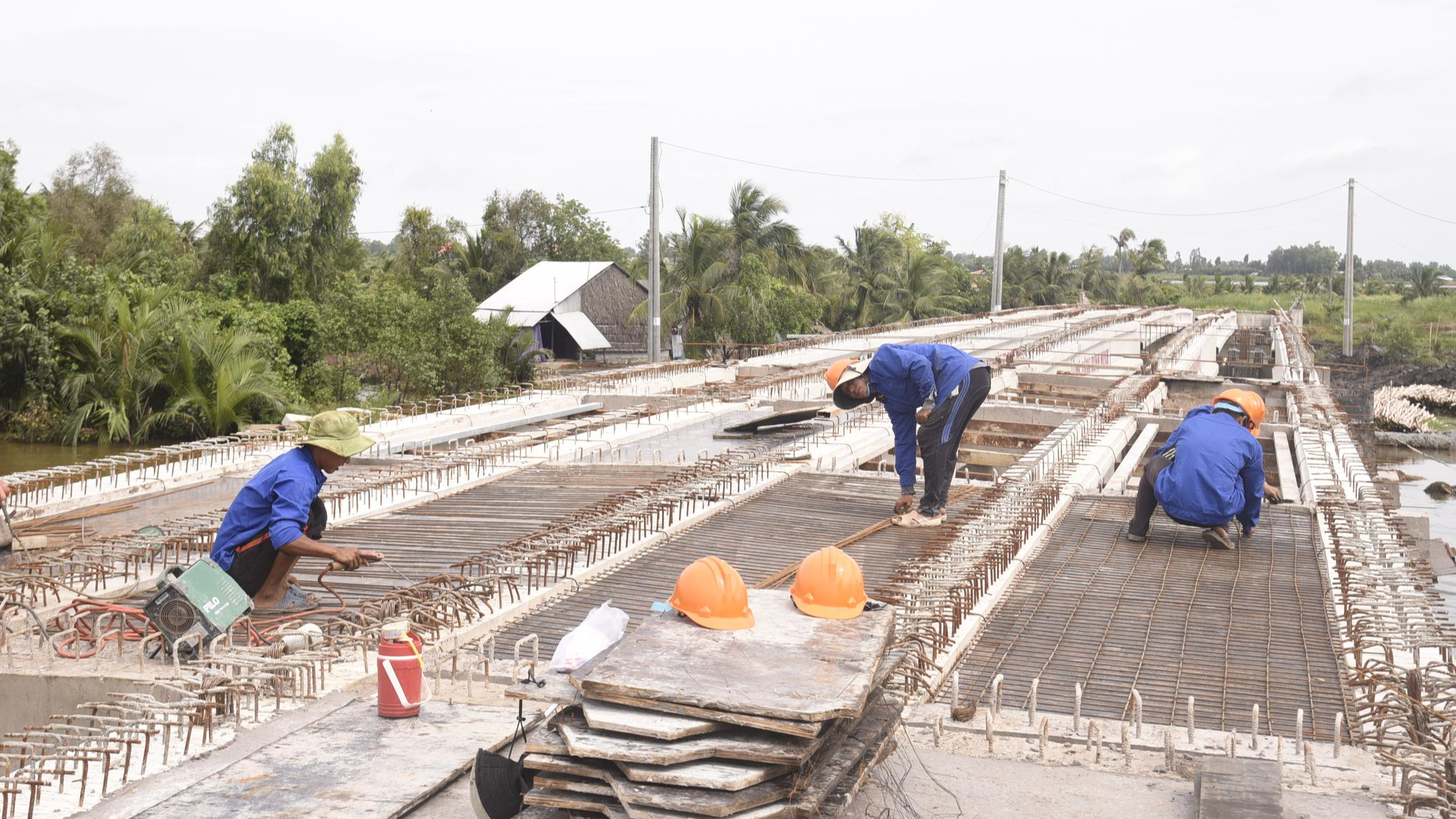 C&agrave; Mau: Sớm gỡ vướng mặt bằng, đưa ĐT979 về đ&iacute;ch đ&uacute;ng tiến độ- Ảnh 1.