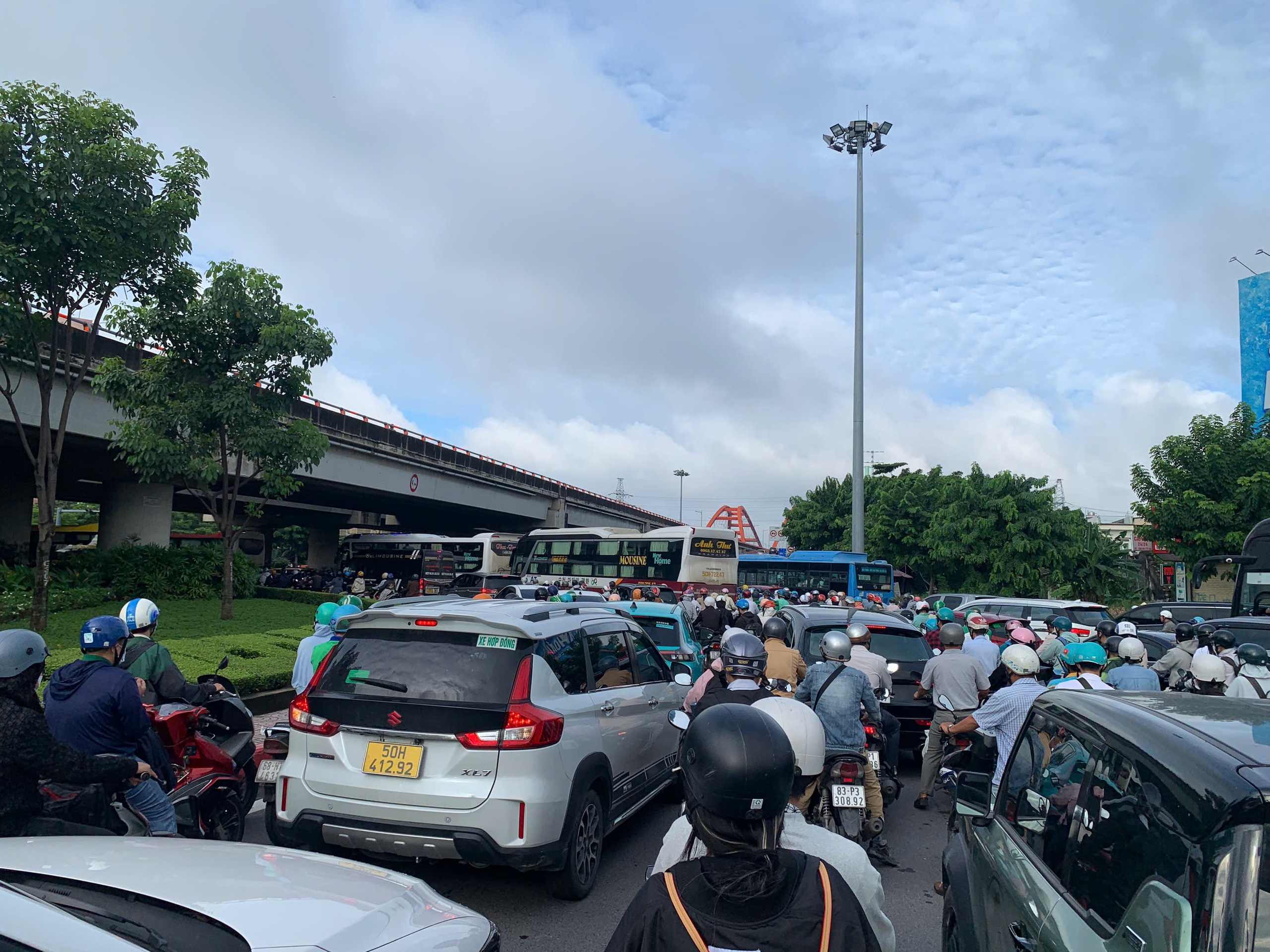Ùn tắc tại cửa ngõ Đông Bắc TP.HCM sau kỳ nghỉ lễ 2/9- Ảnh 3. Ùn tắc tại cửa ngõ Đông Bắc TP.HCM sau kỳ nghỉ lễ 2/9- Ảnh 3.