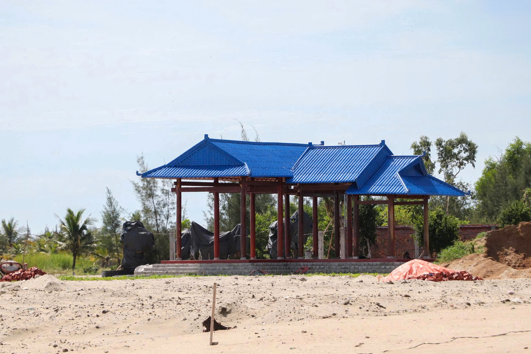 Kiểm tra c&ocirc;ng tr&igrave;nh b&ecirc; t&ocirc;ng "mọc" ở cửa biển Đ&agrave; Nẵng- Ảnh 3.