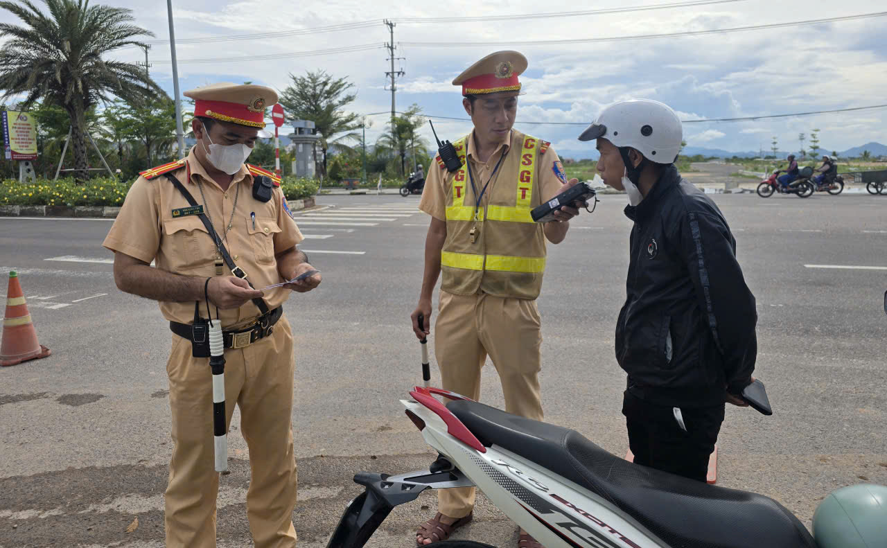 Du lịch bứt ph&aacute;, giao th&ocirc;ng an to&agrave;n trong dịp lễ Quốc kh&aacute;nh 2/9- Ảnh 3.