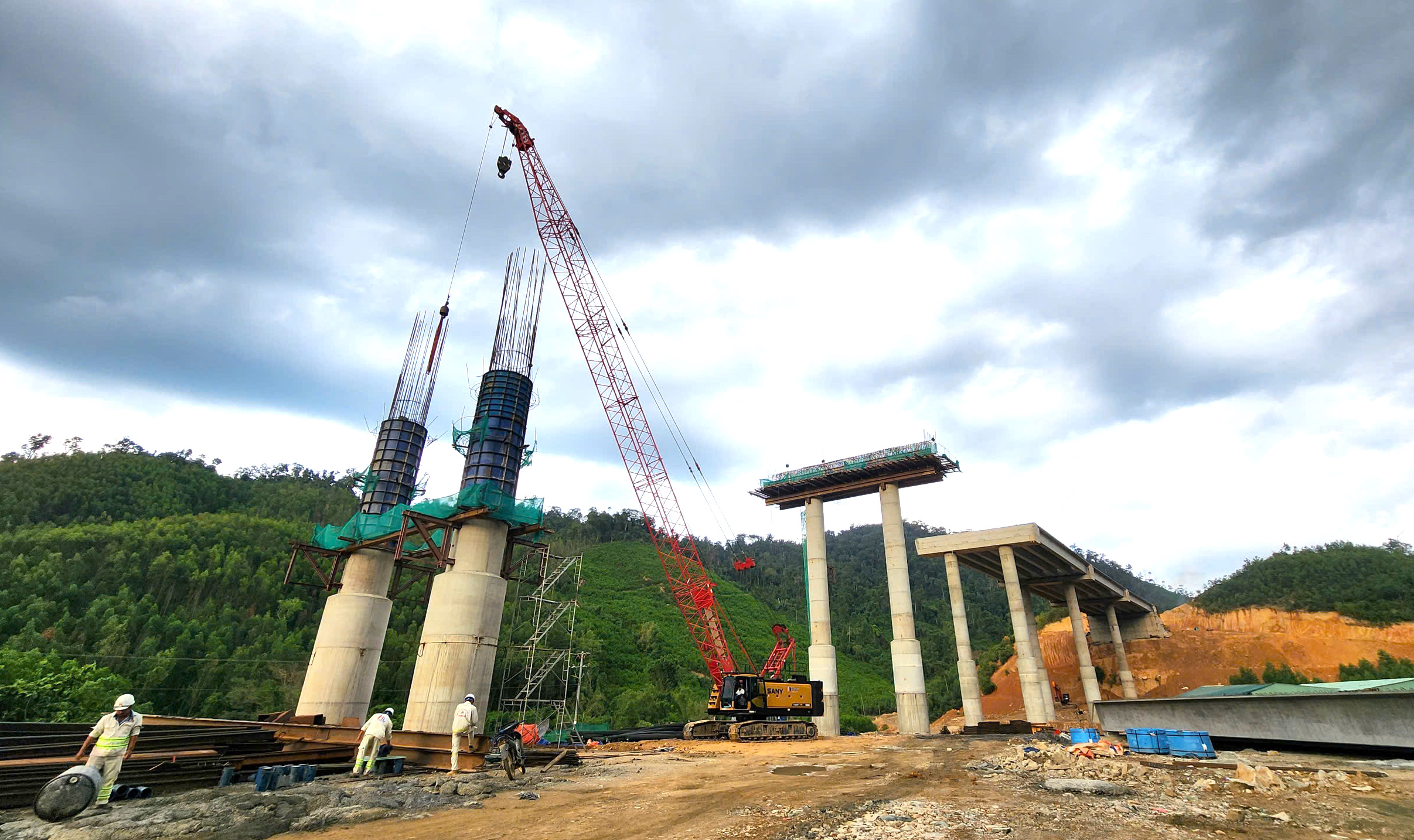 Những nhịp cầu đầu ti&ecirc;n nối mạch cao tốc Kh&aacute;nh H&ograve;a - Bu&ocirc;n Ma Thuột- Ảnh 14.