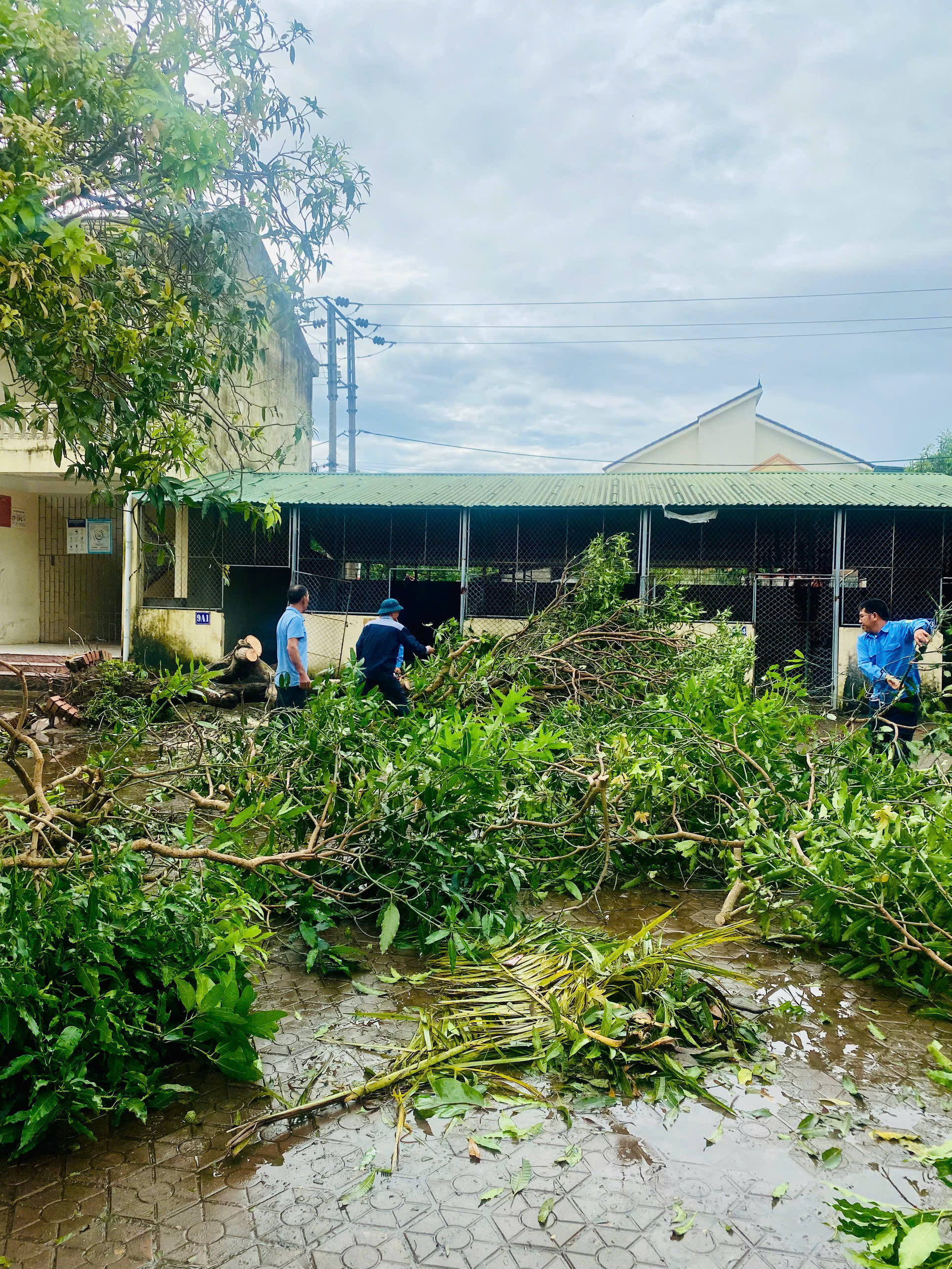 Trường lớp hư hỏng nghi&ecirc;m trọng, học sinh Nghệ An chưa thể đi học trở lại- Ảnh 7.