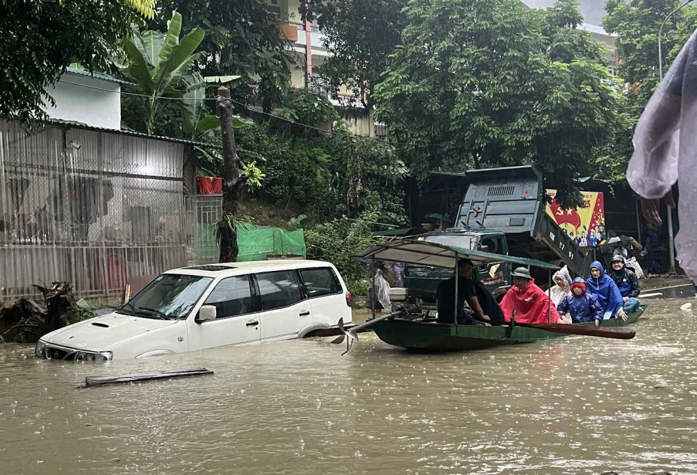Cao Bằng: Nhiều tuyến đường bị chia cắt, nỗ lực t&igrave;m kiếm 3 c&ocirc;ng nh&acirc;n mất t&iacute;ch- Ảnh 2.