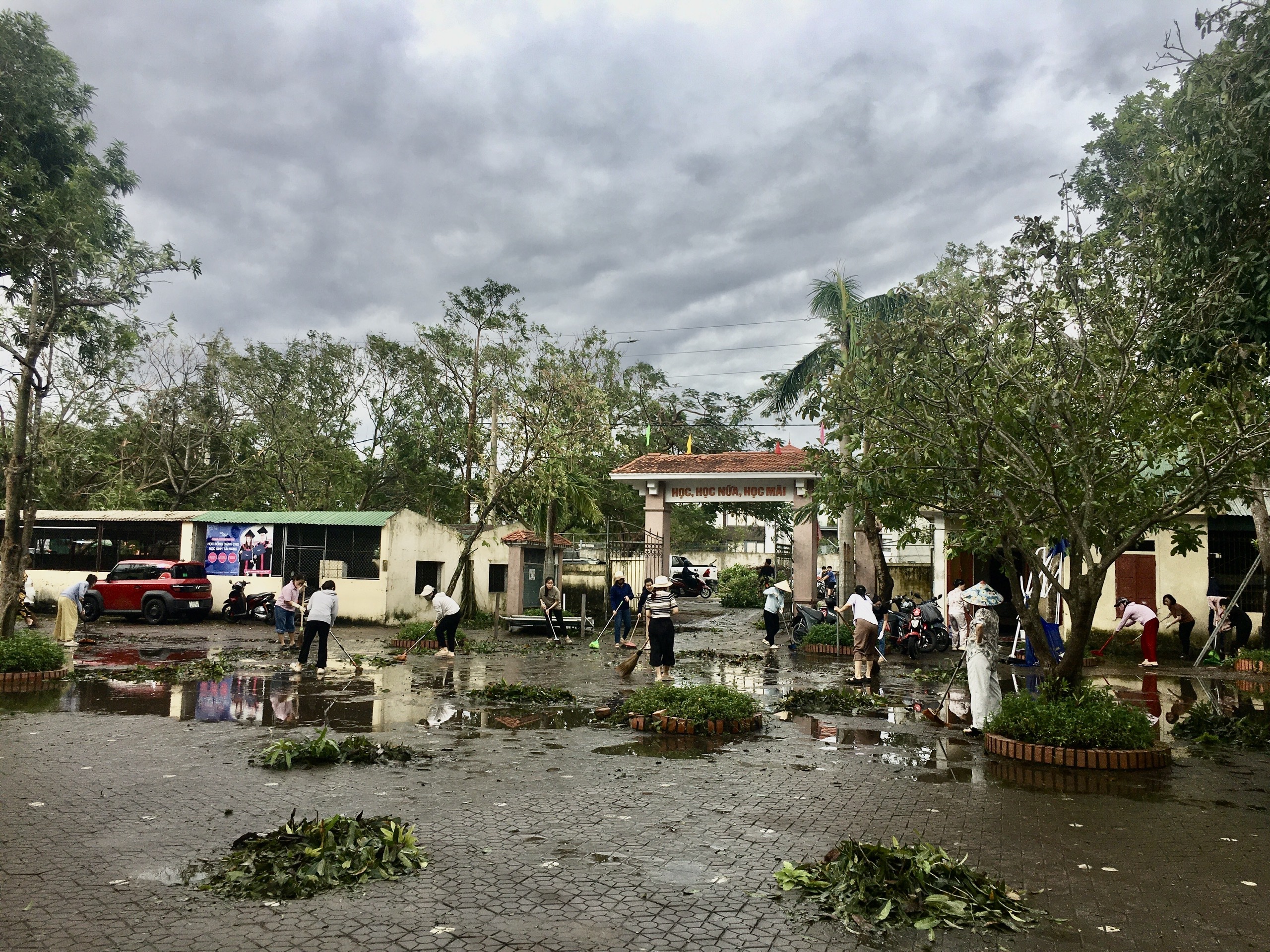 Trường lớp hư hỏng nghi&ecirc;m trọng, học sinh Nghệ An chưa thể đi học trở lại- Ảnh 5.