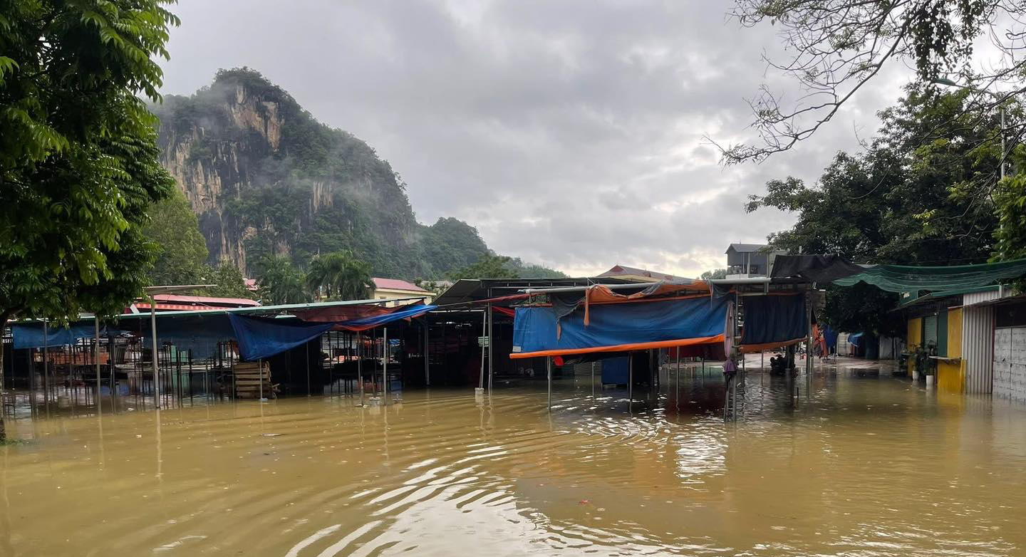 Lạng Sơn: Hơn 200 điểm đường giao th&ocirc;ng bị sạt lở, &aacute;ch tắc- Ảnh 2.