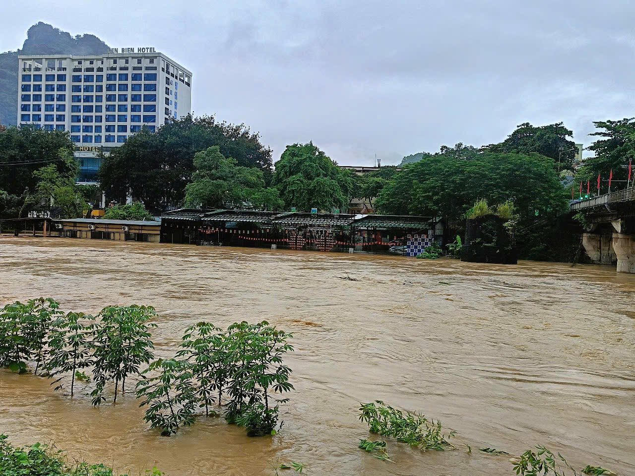 Tuy&ecirc;n Quang triển khai c&aacute;c biện ph&aacute;p ứng ph&oacute; với c&aacute;c hồ thủy điện xả lũ- Ảnh 2.