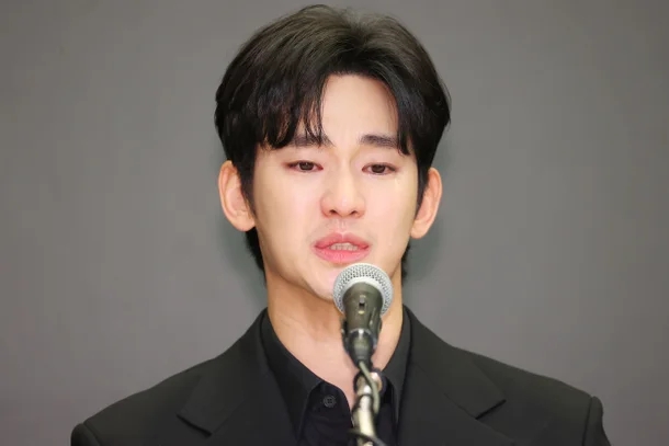 Luật sư c&ocirc;ng bố 150 bức thư t&igrave;nh Kim Soo Hyun gửi cho bạn g&aacute;i nhưng kh&ocirc;ng phải Kim Sae Ron- Ảnh 1.