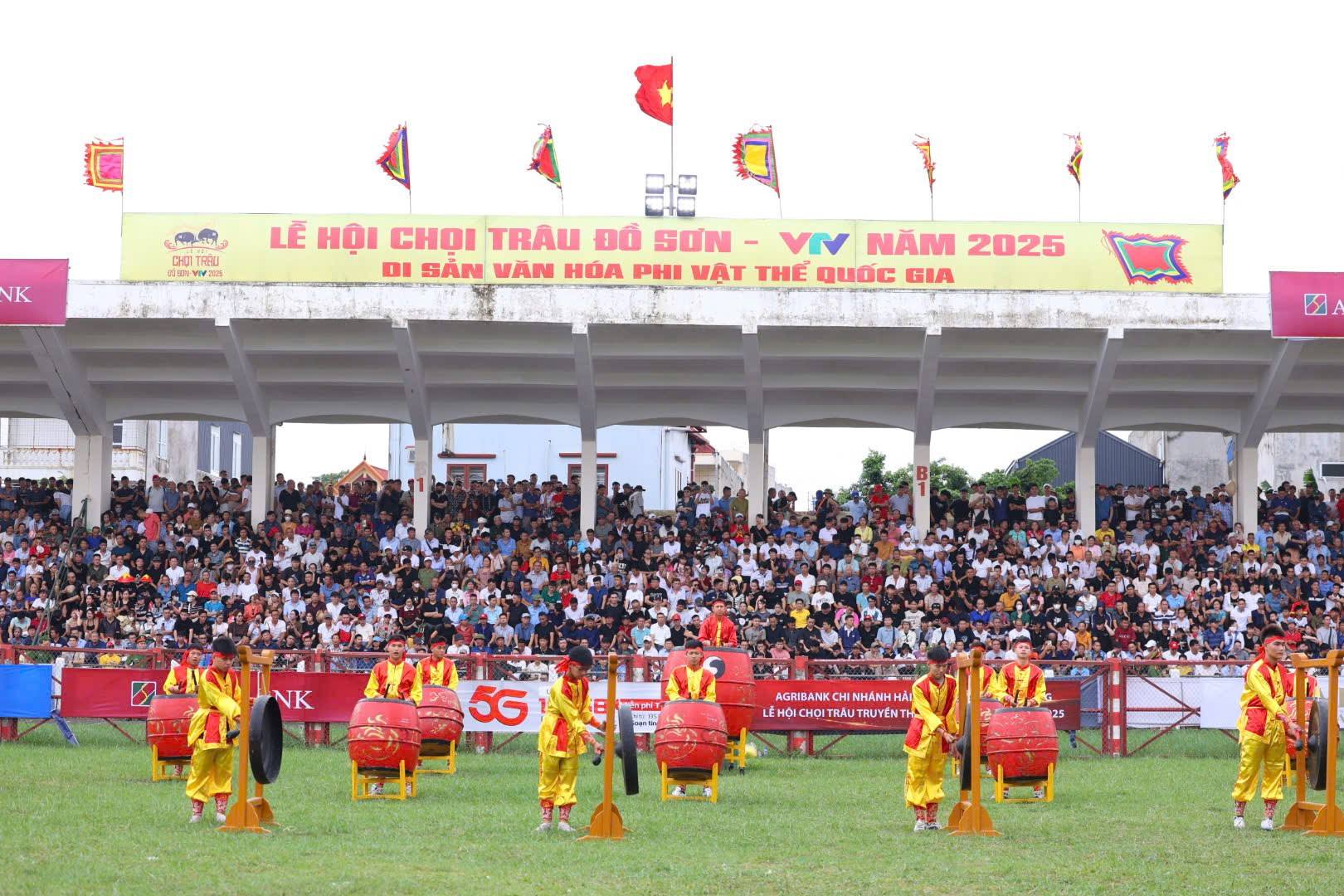 Hải Ph&ograve;ng: Đặc sắc lễ hội chọi tr&acirc;u truyền thống Đồ Sơn 2025- Ảnh 4.