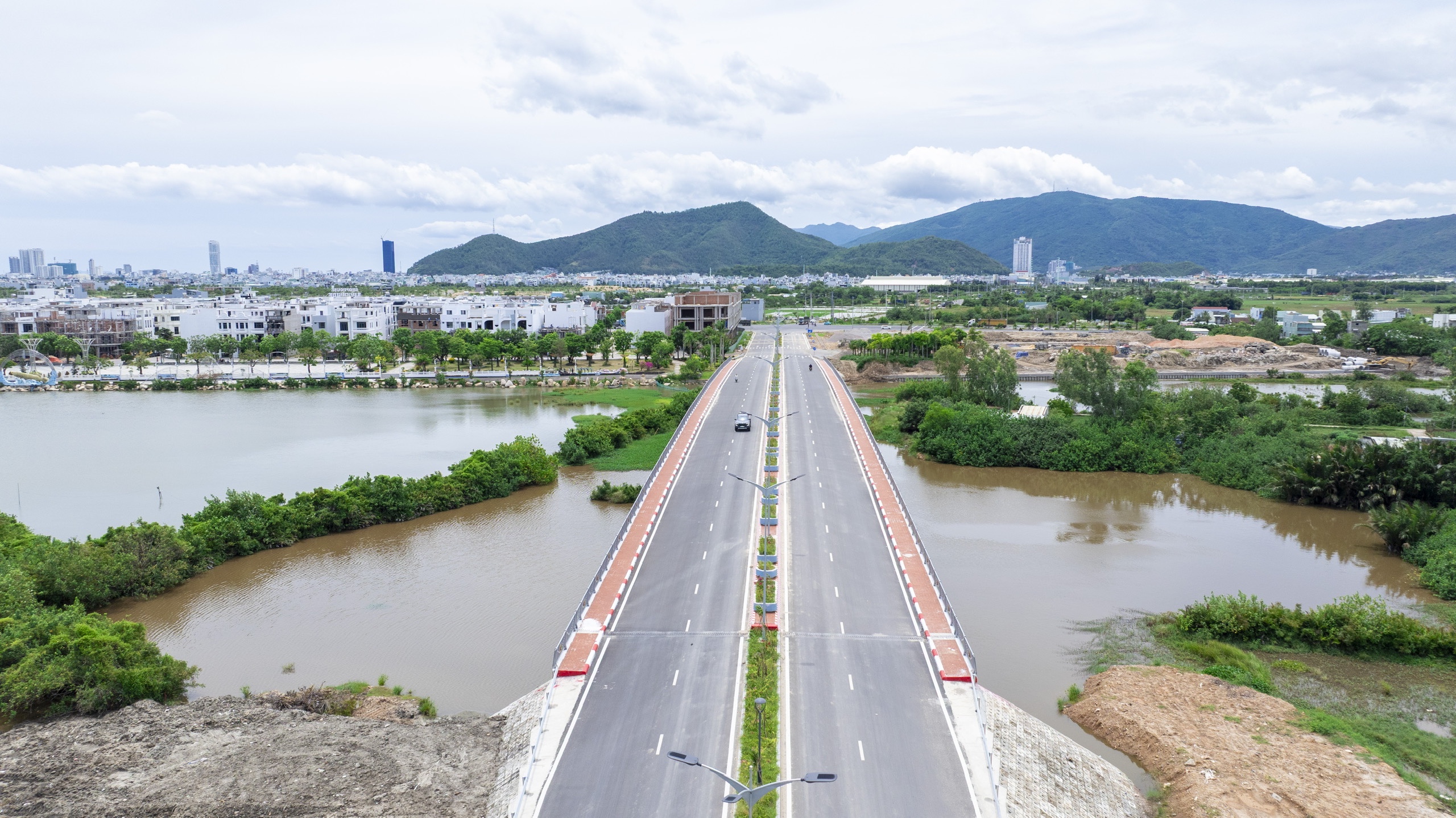Cận cảnh hai c&ocirc;ng tr&igrave;nh giao th&ocirc;ng ho&agrave;n th&agrave;nh trước thềm Đại hội Đảng bộ tỉnh Gia Lai- Ảnh 3.