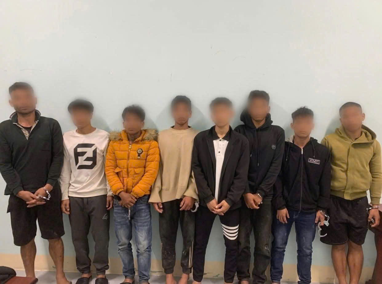 Bắt nh&oacute;m thanh ni&ecirc;n chuy&ecirc;n cắt trộm d&acirc;y điện tại c&ocirc;ng trường x&acirc;y dựng- Ảnh 1.