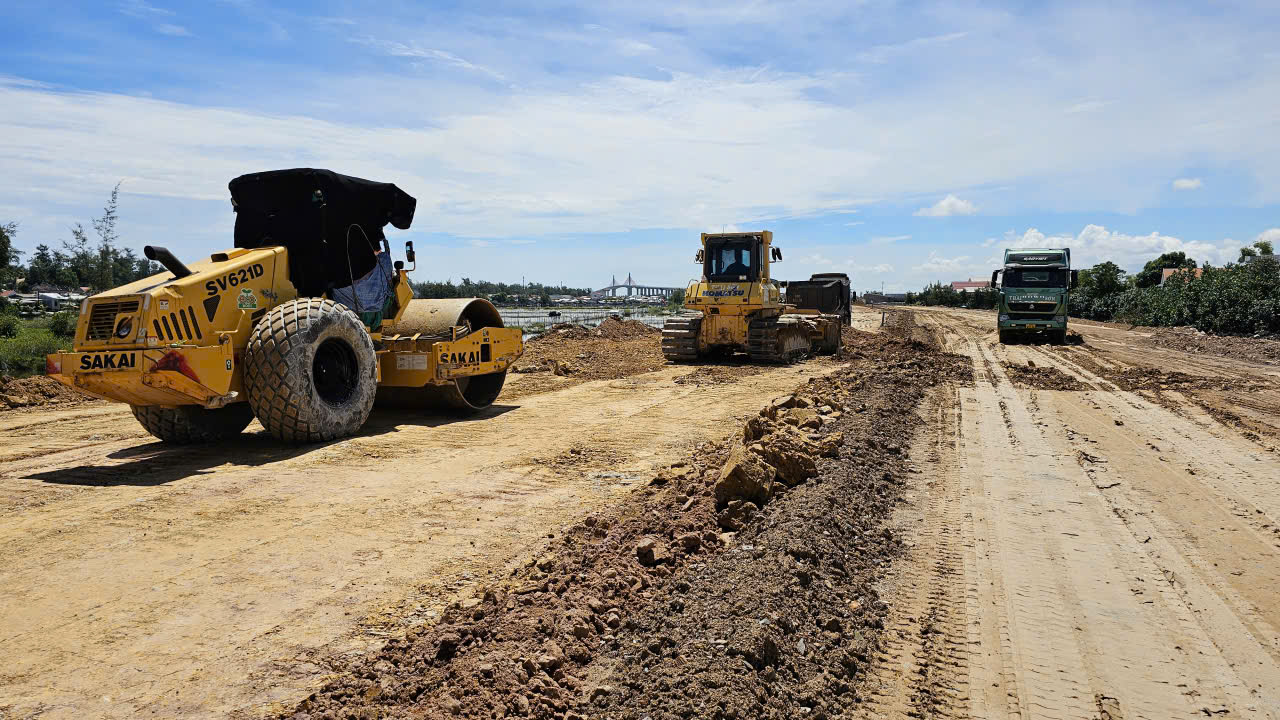 Huế: Vì sao cầu vượt biển dài nhất miền Trung trễ hạn thông xe?- Ảnh 7. Huế: Vì sao cầu vượt biển dài nhất miền Trung trễ hạn thông xe?- Ảnh 7.