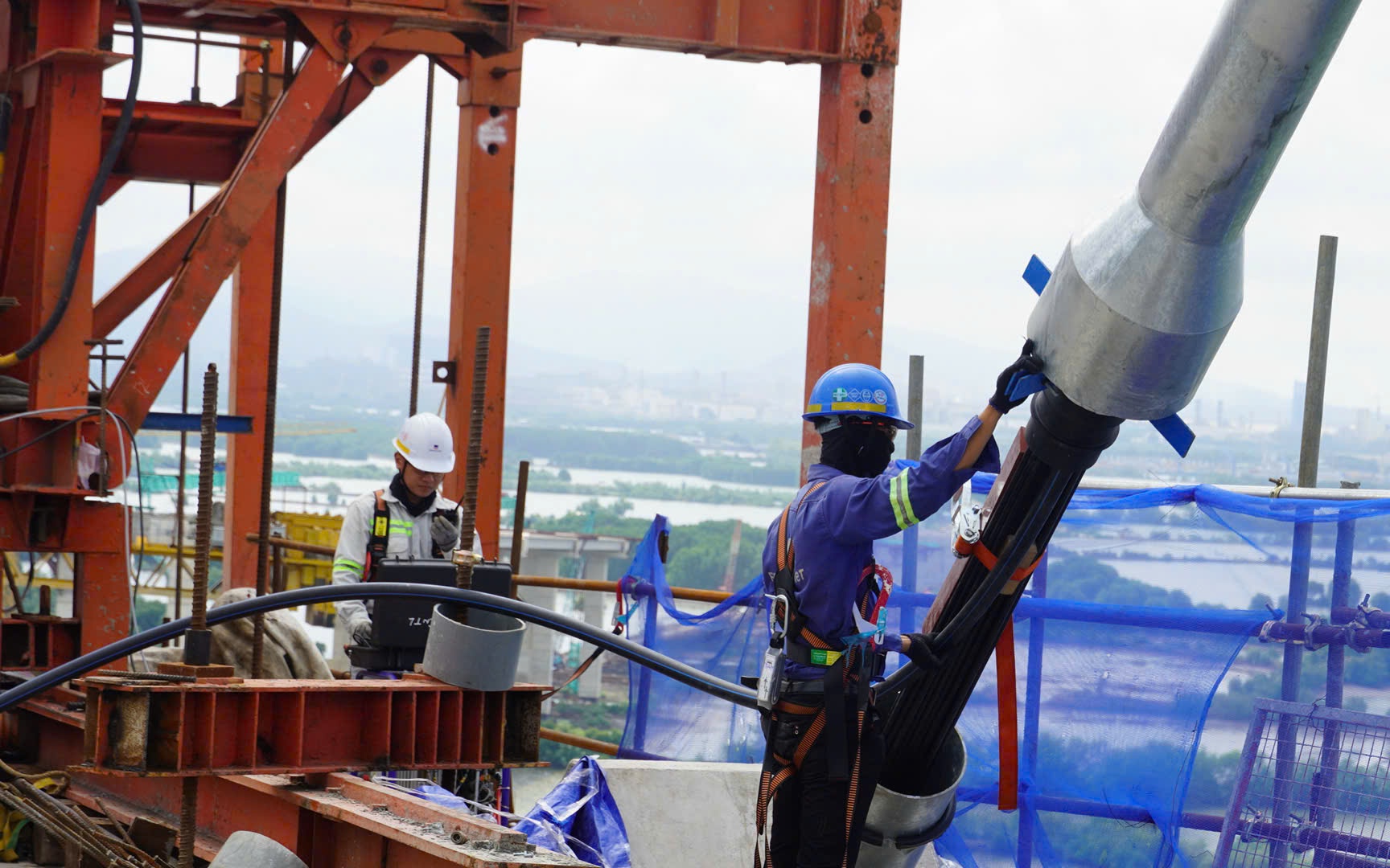 Dự &aacute;n cầu Phước An: Căng c&aacute;p văng đầu ti&ecirc;n, đẩy nhanh tiến độ ho&agrave;n th&agrave;nh v&agrave;o năm 2027