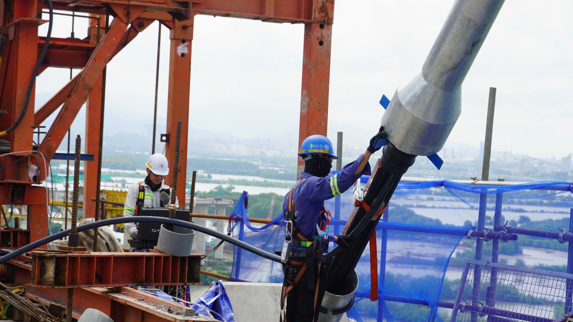 Dự &aacute;n cầu Phước An: Căng c&aacute;p văng đầu ti&ecirc;n, đẩy nhanh tiến độ ho&agrave;n th&agrave;nh v&agrave;o năm 2027- Ảnh 3.