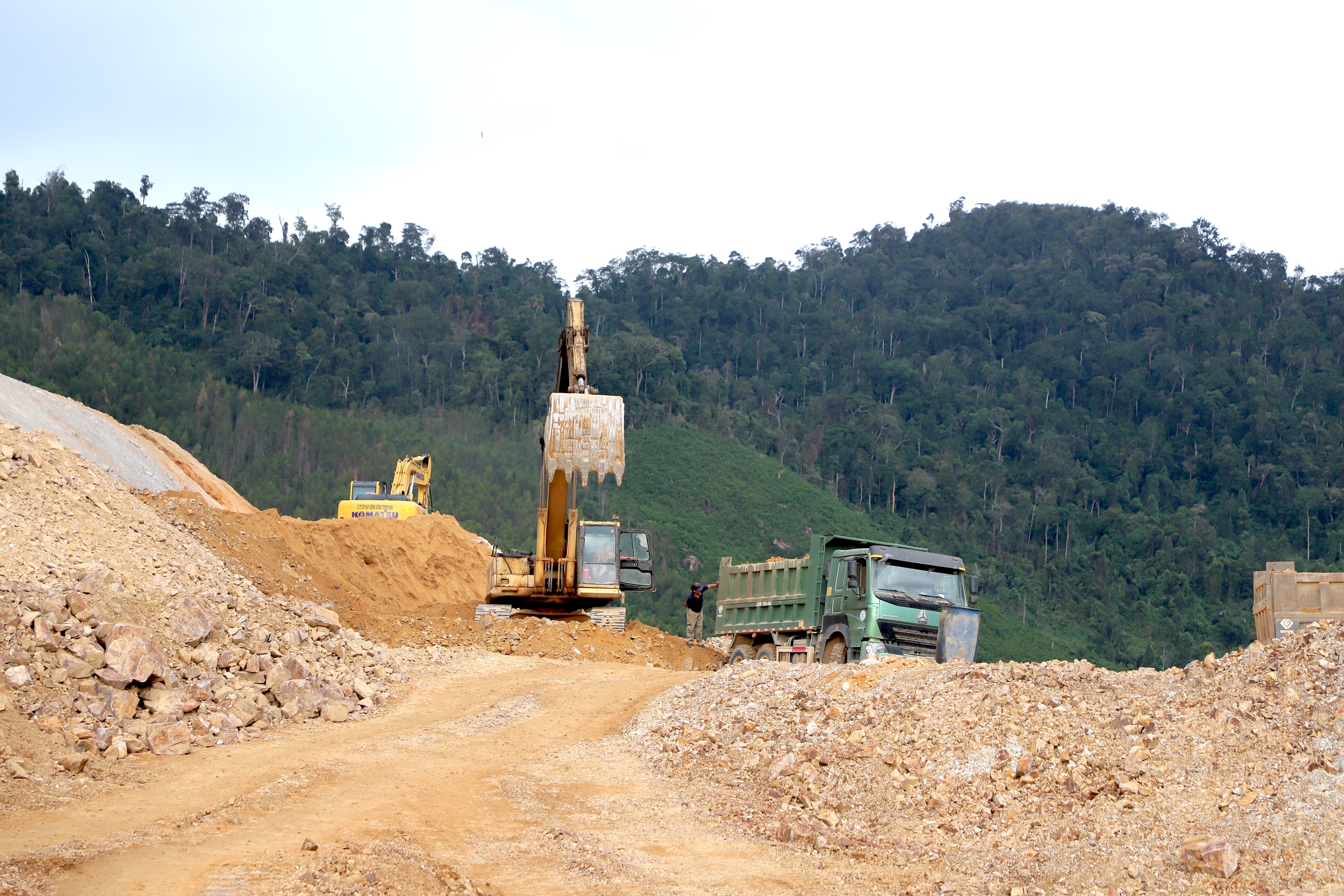 Những nhịp cầu đầu ti&ecirc;n nối mạch cao tốc Kh&aacute;nh H&ograve;a - Bu&ocirc;n Ma Thuột- Ảnh 16.