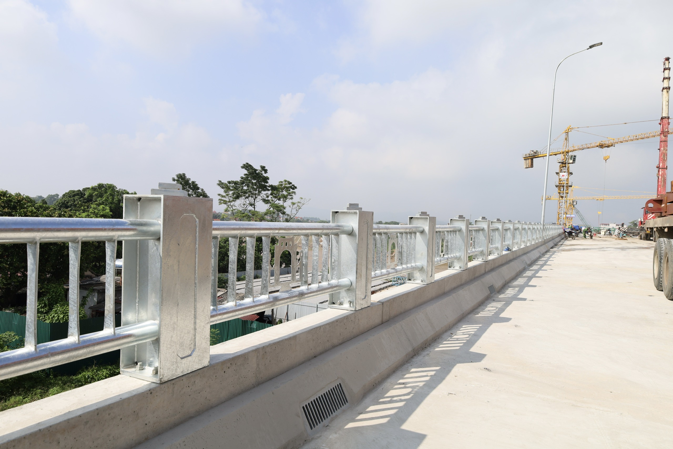 Khi n&agrave;o cầu Phong Ch&acirc;u mới th&ocirc;ng xe?- Ảnh 12.