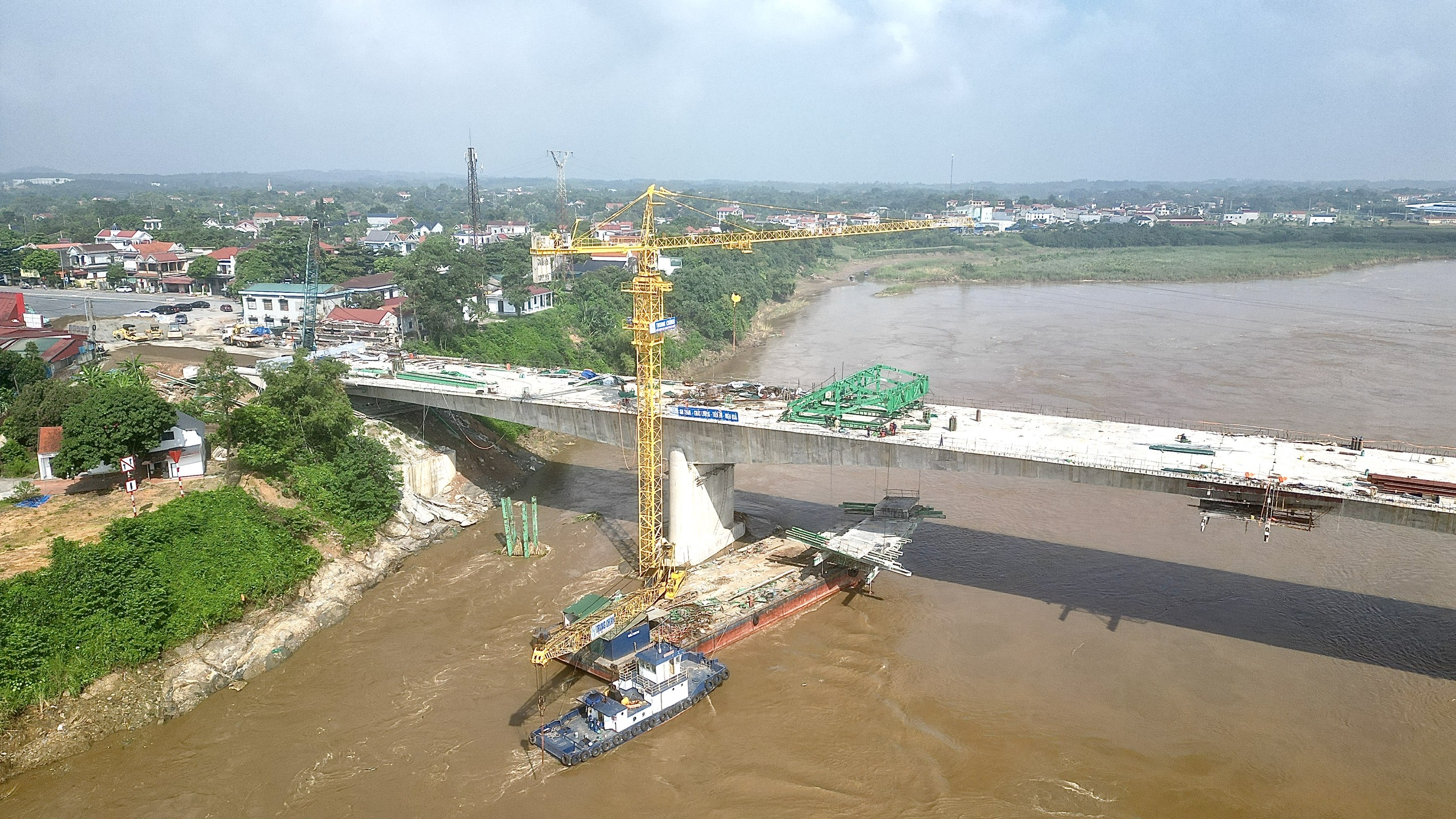 Khi n&agrave;o cầu Phong Ch&acirc;u mới th&ocirc;ng xe?- Ảnh 3.