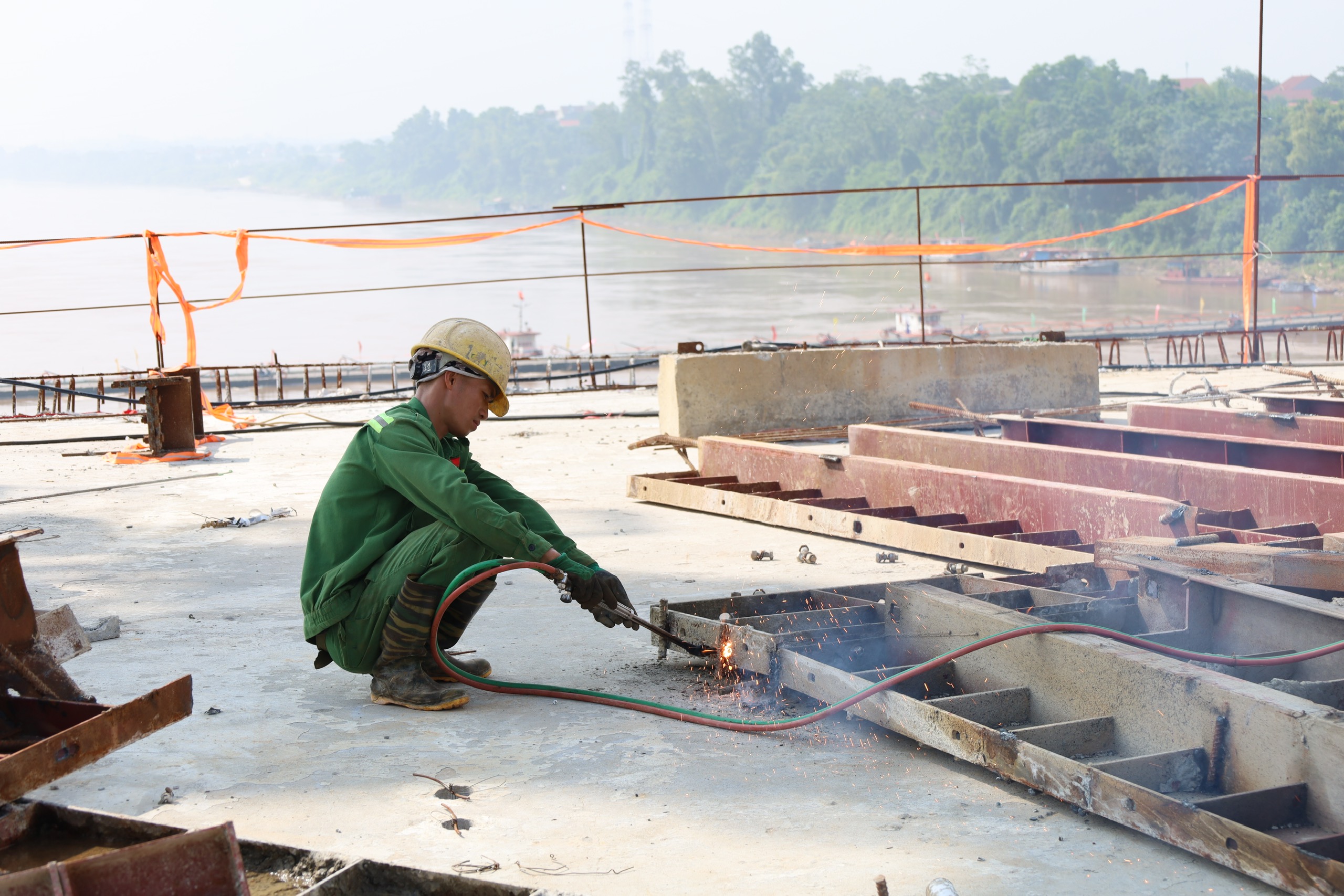 Khi n&agrave;o cầu Phong Ch&acirc;u mới th&ocirc;ng xe?- Ảnh 9.