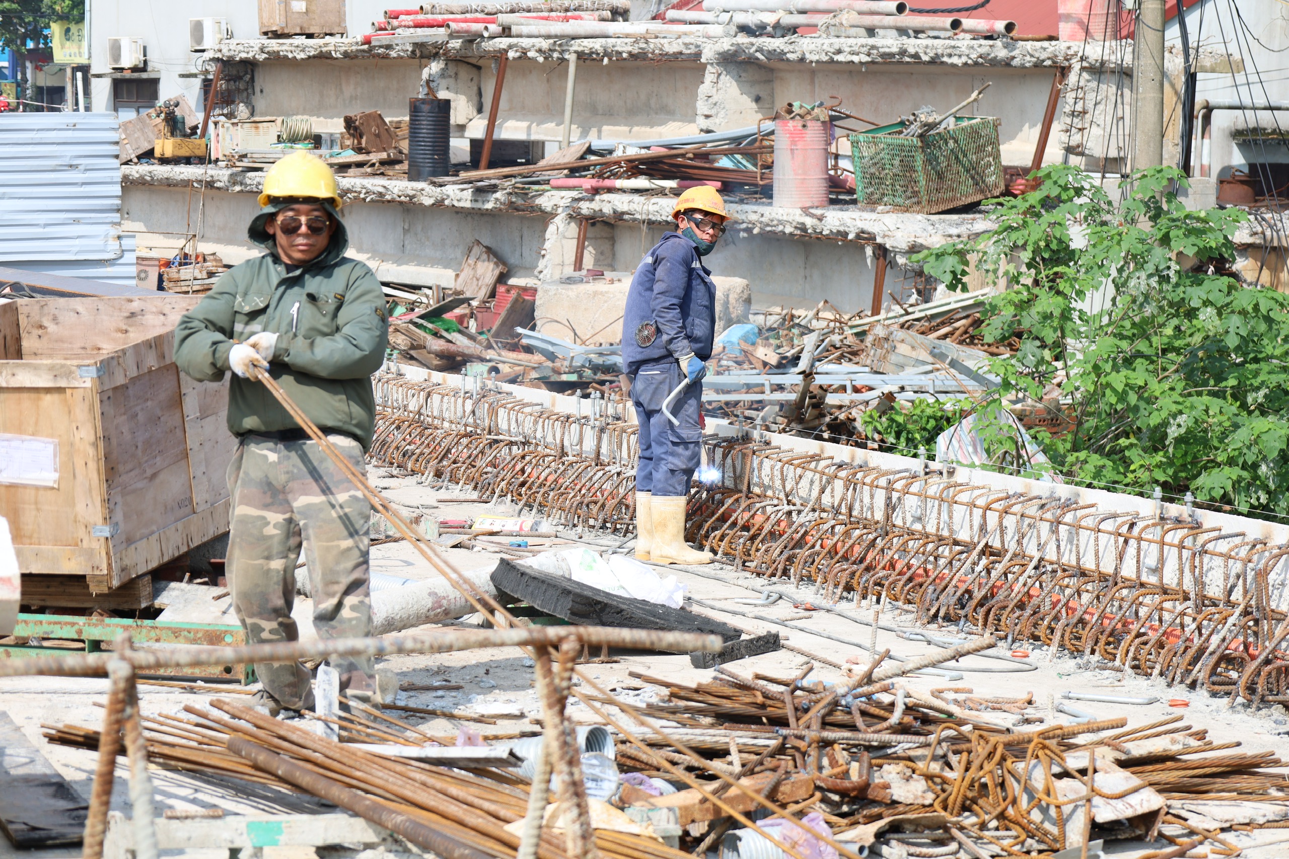 Khi n&agrave;o cầu Phong Ch&acirc;u mới th&ocirc;ng xe?- Ảnh 8.