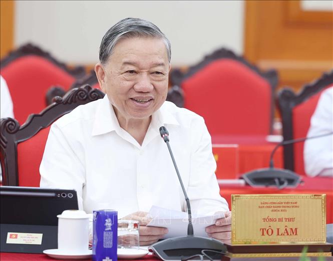 Bộ Ch&iacute;nh trị cho &yacute; kiến về c&ocirc;ng t&aacute;c chuẩn bị Đại hội Đảng bộ MTTQ, c&aacute;c đo&agrave;n thể Trung ương- Ảnh 1.