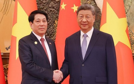 Tổng B&iacute; thư, Chủ tịch Tập Cận B&igrave;nh đề nghị Việt - Trung sớm họp Ủy ban hợp t&aacute;c đường sắt
