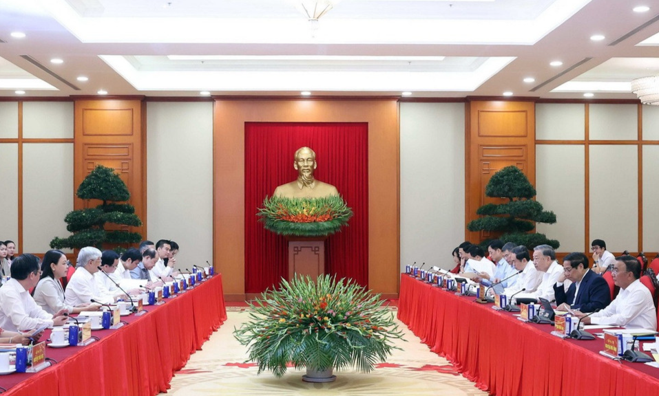 Bộ Ch&iacute;nh trị cho &yacute; kiến về c&ocirc;ng t&aacute;c chuẩn bị Đại hội Đảng bộ MTTQ, c&aacute;c đo&agrave;n thể Trung ương- Ảnh 2.