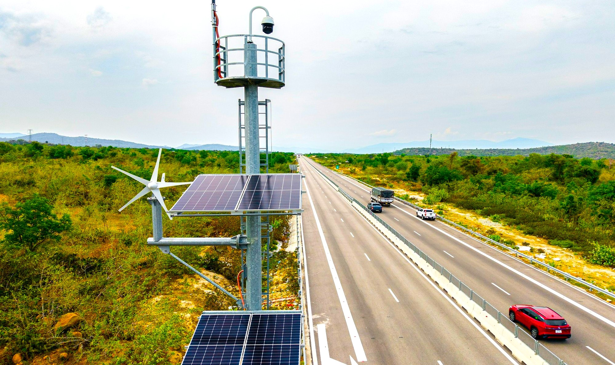 Cục Đường bộ chuẩn bị vận h&agrave;nh hệ thống giao th&ocirc;ng th&ocirc;ng minh tr&ecirc;n cao tốc- Ảnh 1.