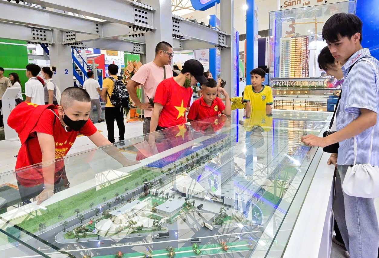 C&aacute;c doanh nghiệp lĩnh vực th&eacute;p &ldquo;khoe&rdquo; g&igrave; ở Triển l&atilde;m th&agrave;nh tựu đất nước 80 năm?- Ảnh 7.