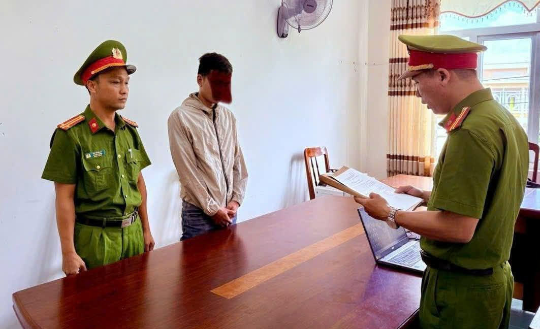 Khởi tố một shipper ở Quảng Ng&atilde;i v&igrave; "tham &ocirc; t&agrave;i sản"- Ảnh 1.