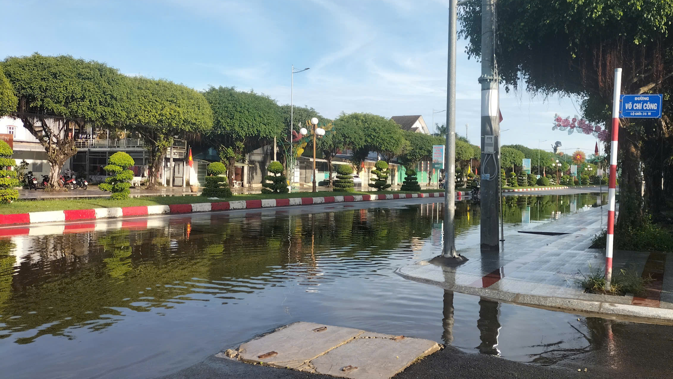 C&agrave; Mau: Mưa lớn g&acirc;y ngập ở Bạc Li&ecirc;u ng&agrave;y khai giảng- Ảnh 2.
