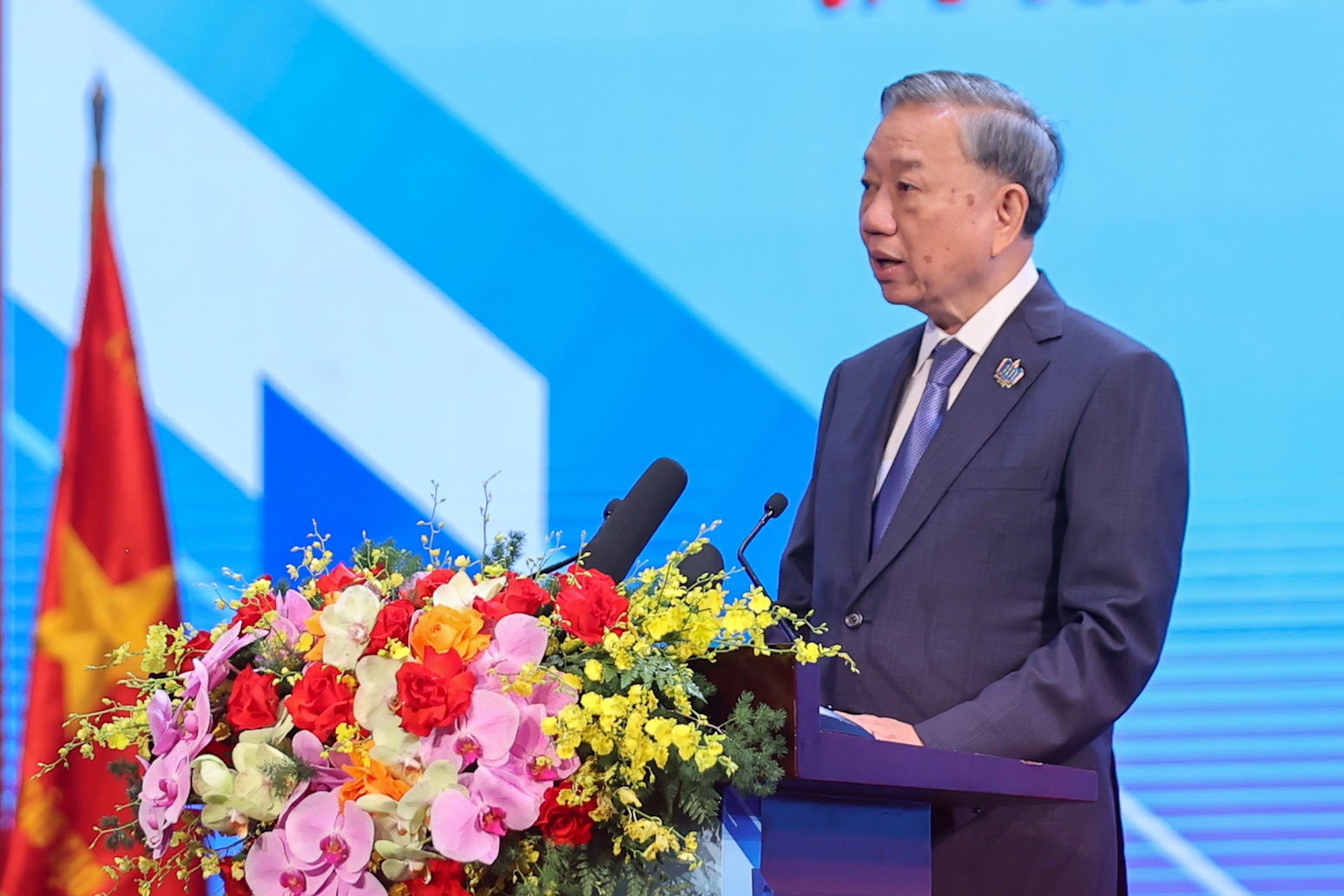 Tổng B&iacute; thư: X&acirc;y dựng nền gi&aacute;o dục hiện đại, nh&acirc;n văn, g&oacute;p phần l&agrave;m rạng danh d&acirc;n tộc- Ảnh 1.