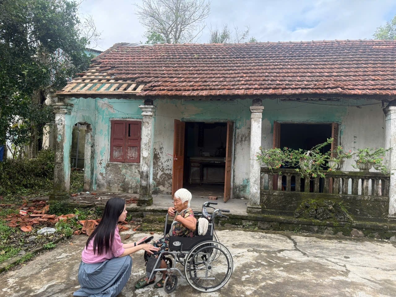 Từ chối nhiều lần hỗ trợ, cựu TNXP 81 tuổi có nguy cơ mất nhà sau bão số 5- Ảnh 1. Từ chối nhiều lần hỗ trợ, cựu TNXP 81 tuổi có nguy cơ mất nhà sau bão số 5- Ảnh 1.