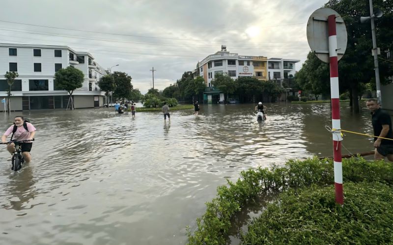 Thanh Hóa: Ngập úng sau các trận mưa lớn, khu đô thị mới Đông Sơn lộ bất cập hạ tầng- Ảnh 1. Thanh Hóa: Ngập úng sau các trận mưa lớn, khu đô thị mới Đông Sơn lộ bất cập hạ tầng- Ảnh 1.