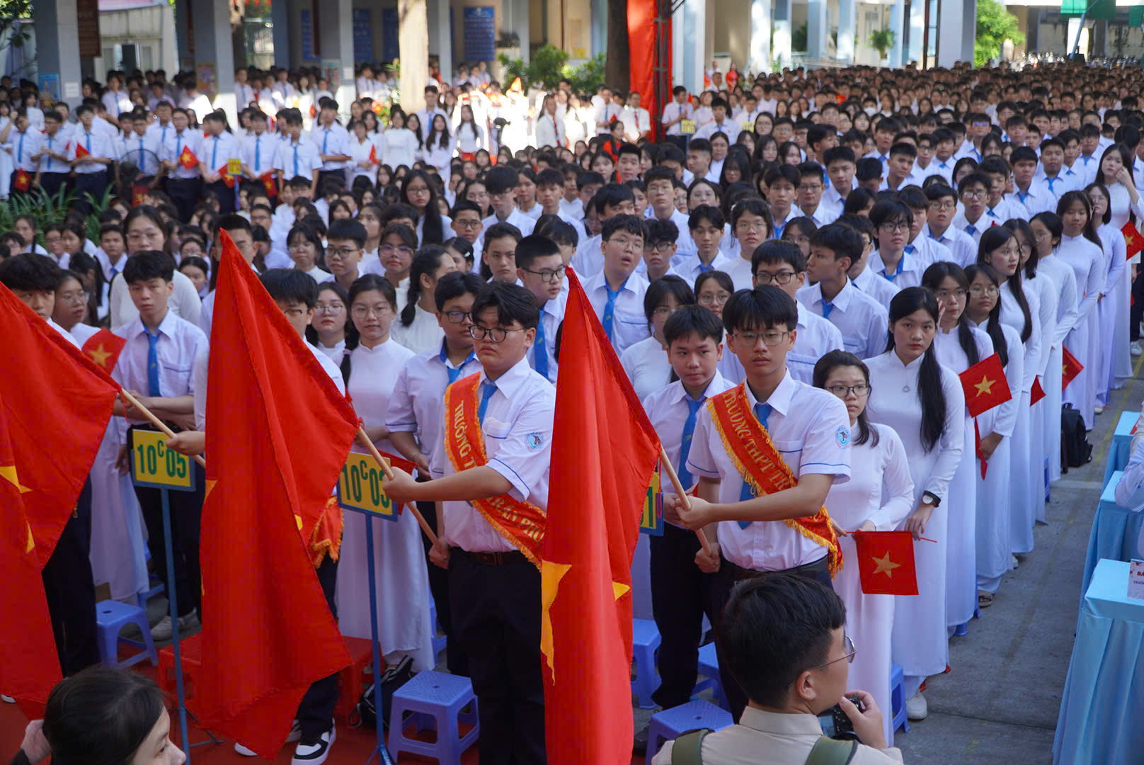 TP.HCM: Nhiều trường học đ&oacute;n Hu&acirc;n chương Lao động trong lễ khai giảng năm học mới- Ảnh 1.