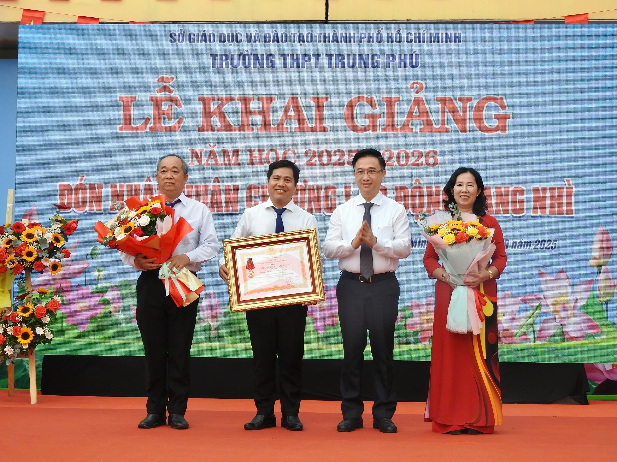 TP.HCM: Nhiều trường học đ&oacute;n Hu&acirc;n chương Lao động trong lễ khai giảng năm học mới- Ảnh 4.