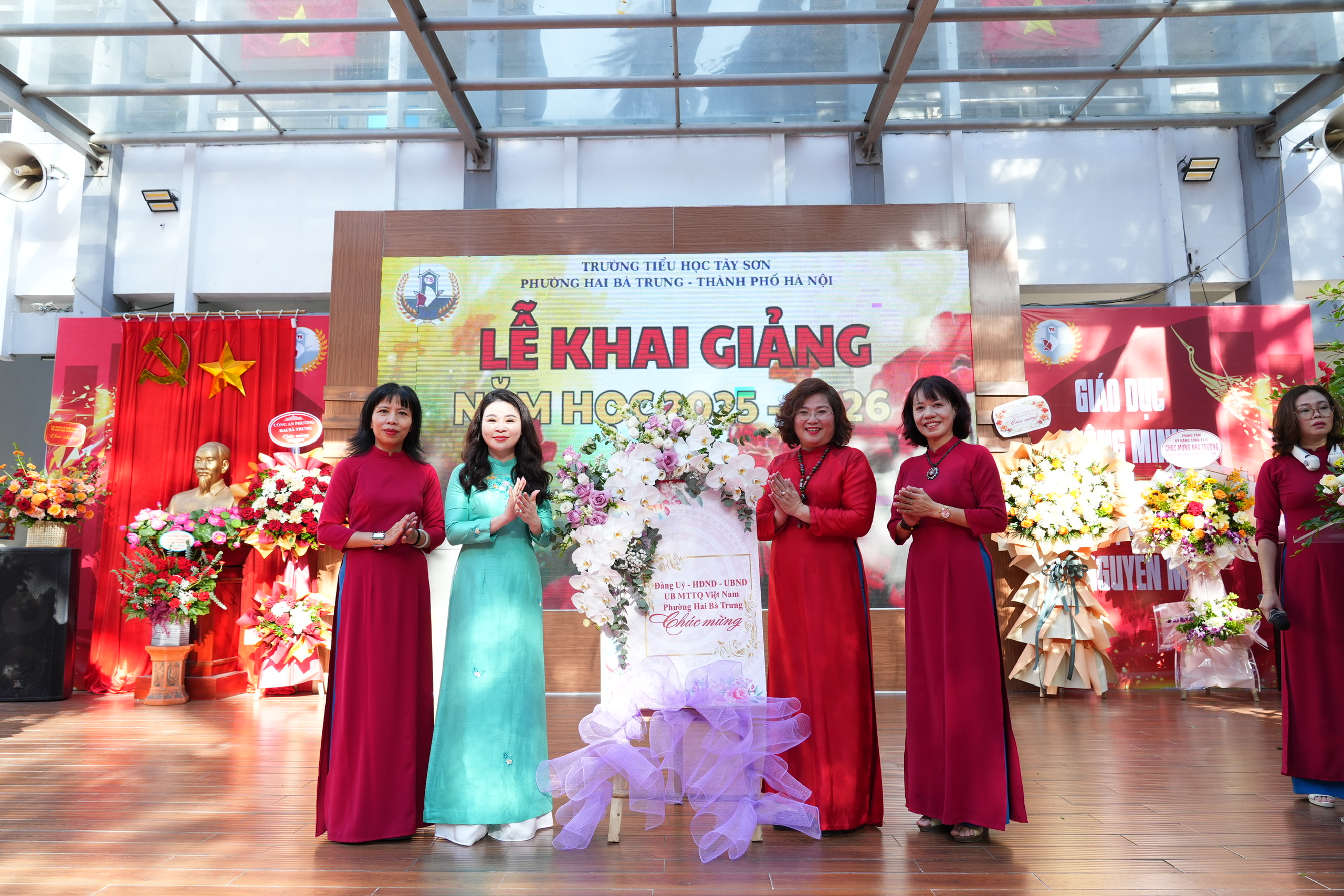 Hơn 2,3 triệu học sinh H&agrave; Nội n&aacute;o nức đ&oacute;n năm học mới đặc biệt- Ảnh 13.