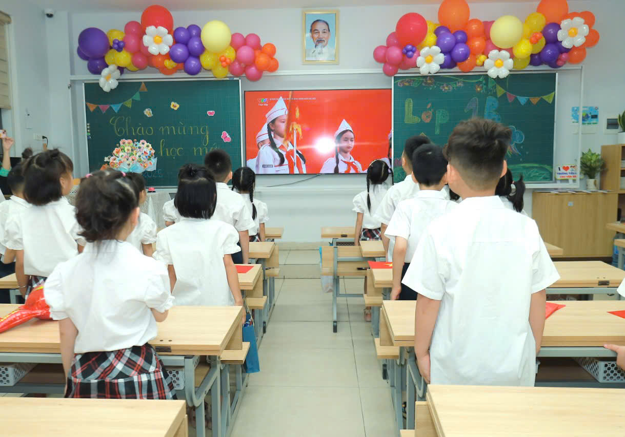 Hơn 2,3 triệu học sinh H&agrave; Nội n&aacute;o nức đ&oacute;n năm học mới đặc biệt- Ảnh 10.
