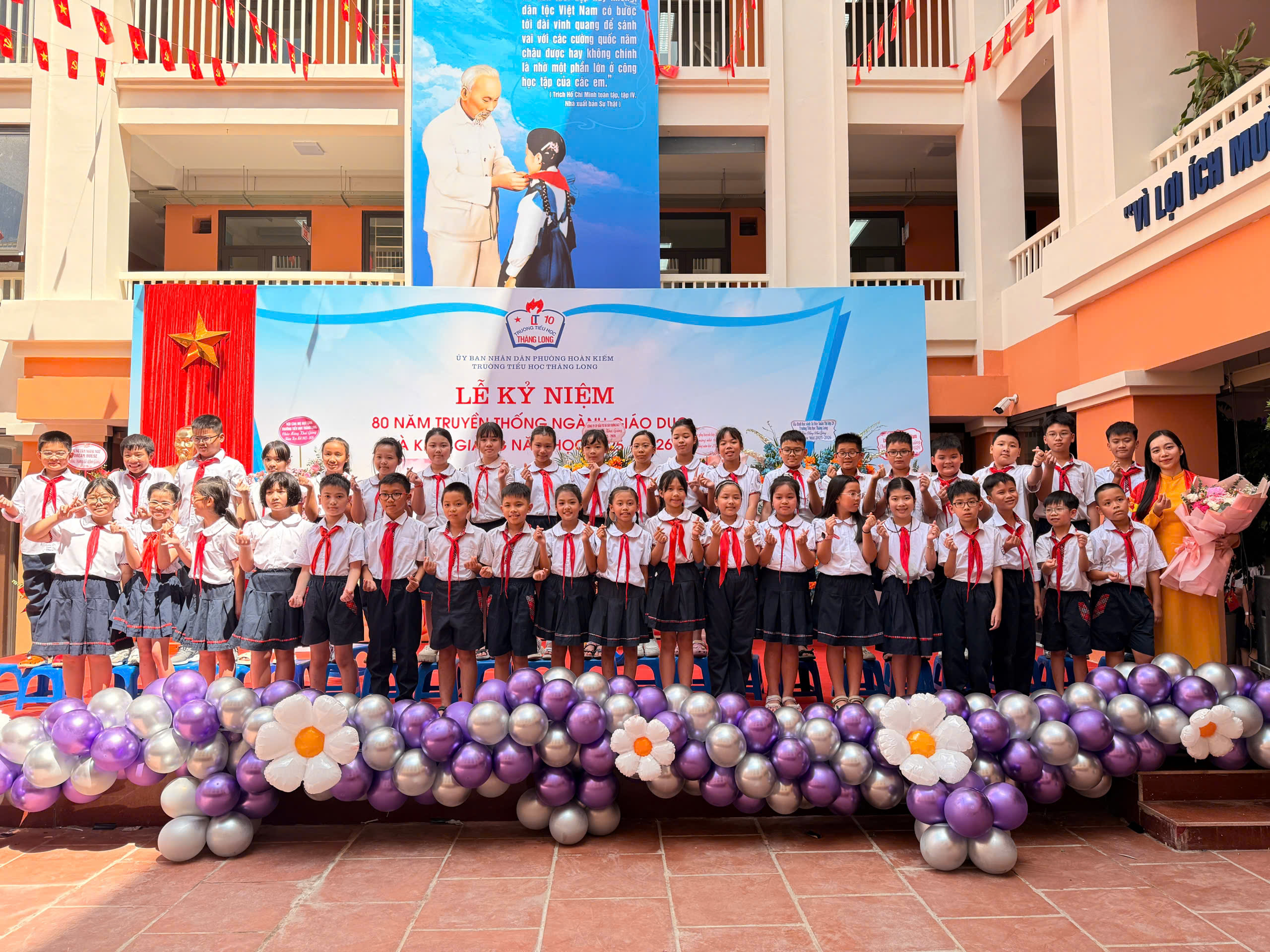 Hơn 2,3 triệu học sinh H&agrave; Nội n&aacute;o nức đ&oacute;n năm học mới đặc biệt- Ảnh 3.