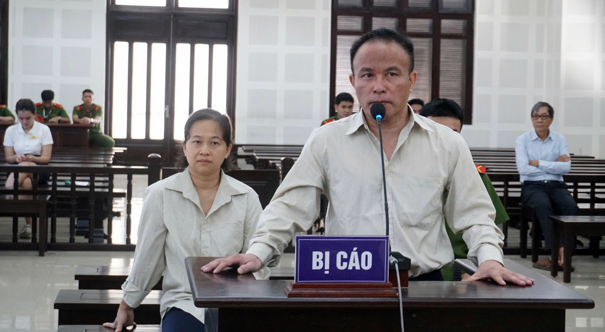 Chiếm đoạt 5 l&ocirc; đất khi được nhờ đứng t&ecirc;n hộ, cựu c&aacute;n bộ Đ&agrave; Nẵng lĩnh &aacute;n t&ugrave;- Ảnh 1.