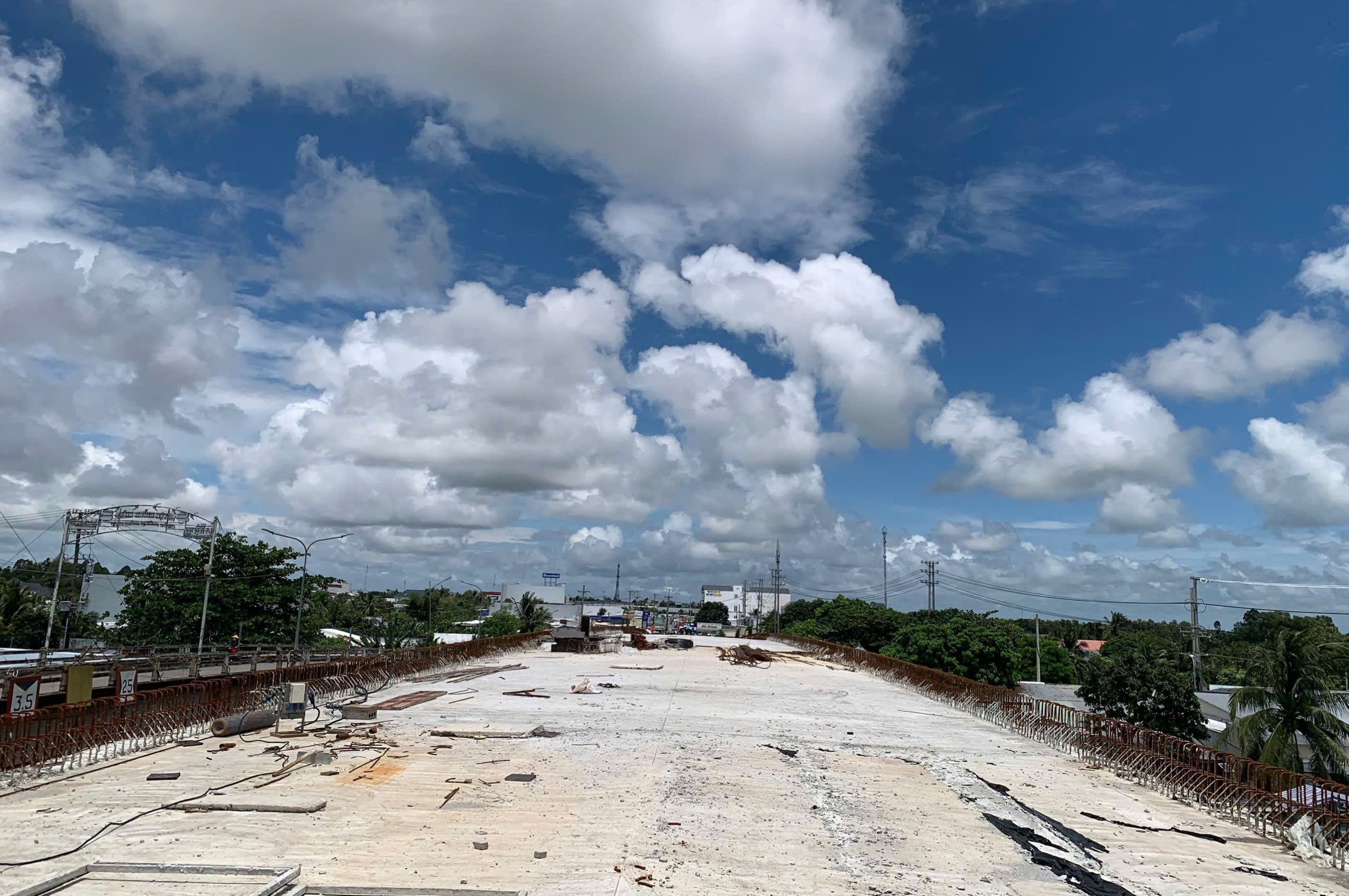 Vướng mặt bằng, cầu V&agrave;m X&aacute;ng Thị Đội ở An Giang lo trễ hẹn về đ&iacute;ch- Ảnh 2.