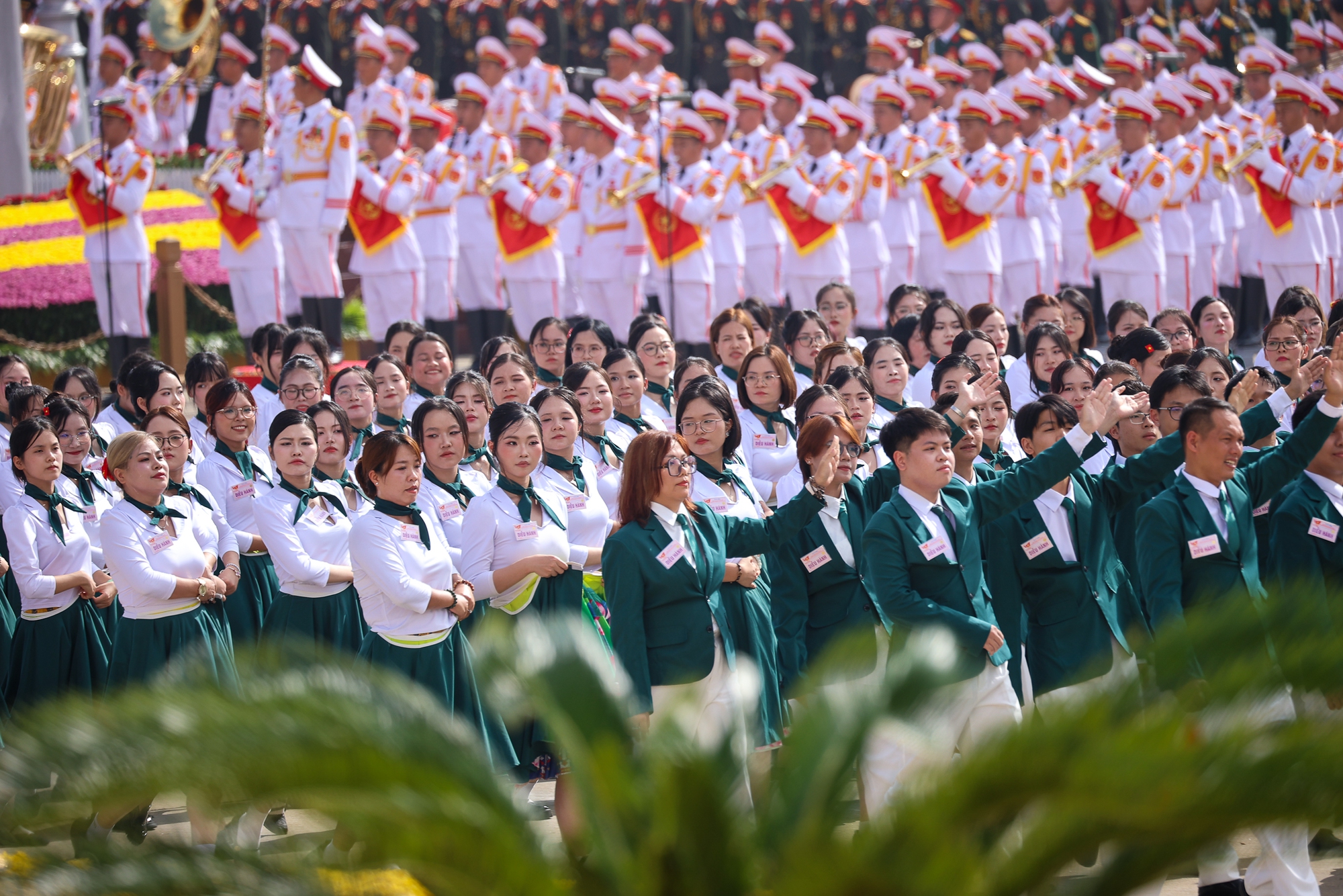 Hậu trường thiết kế trang phục rực rỡ của khối quần ch&uacute;ng tại lễ diễu h&agrave;nh 2/9- Ảnh 9.